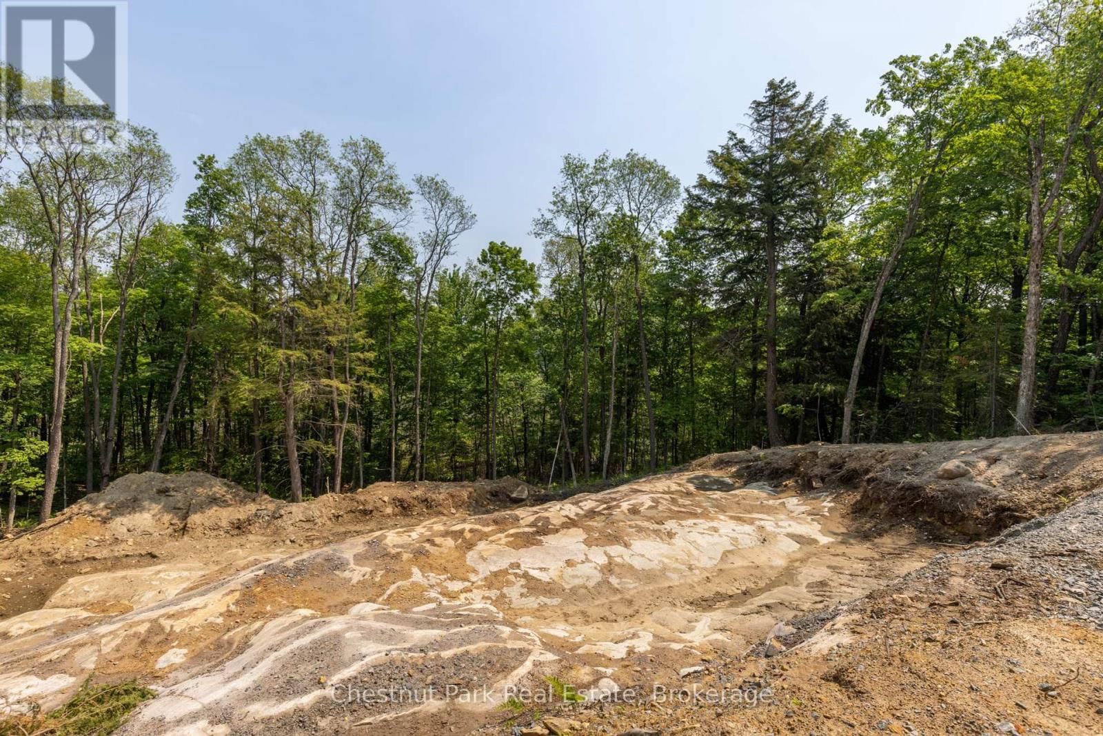 2212 ASPDIN ROAD Image 15