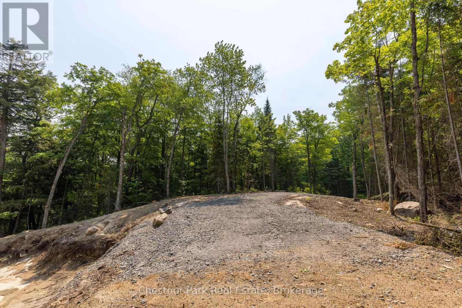 2212 ASPDIN ROAD Image 16
