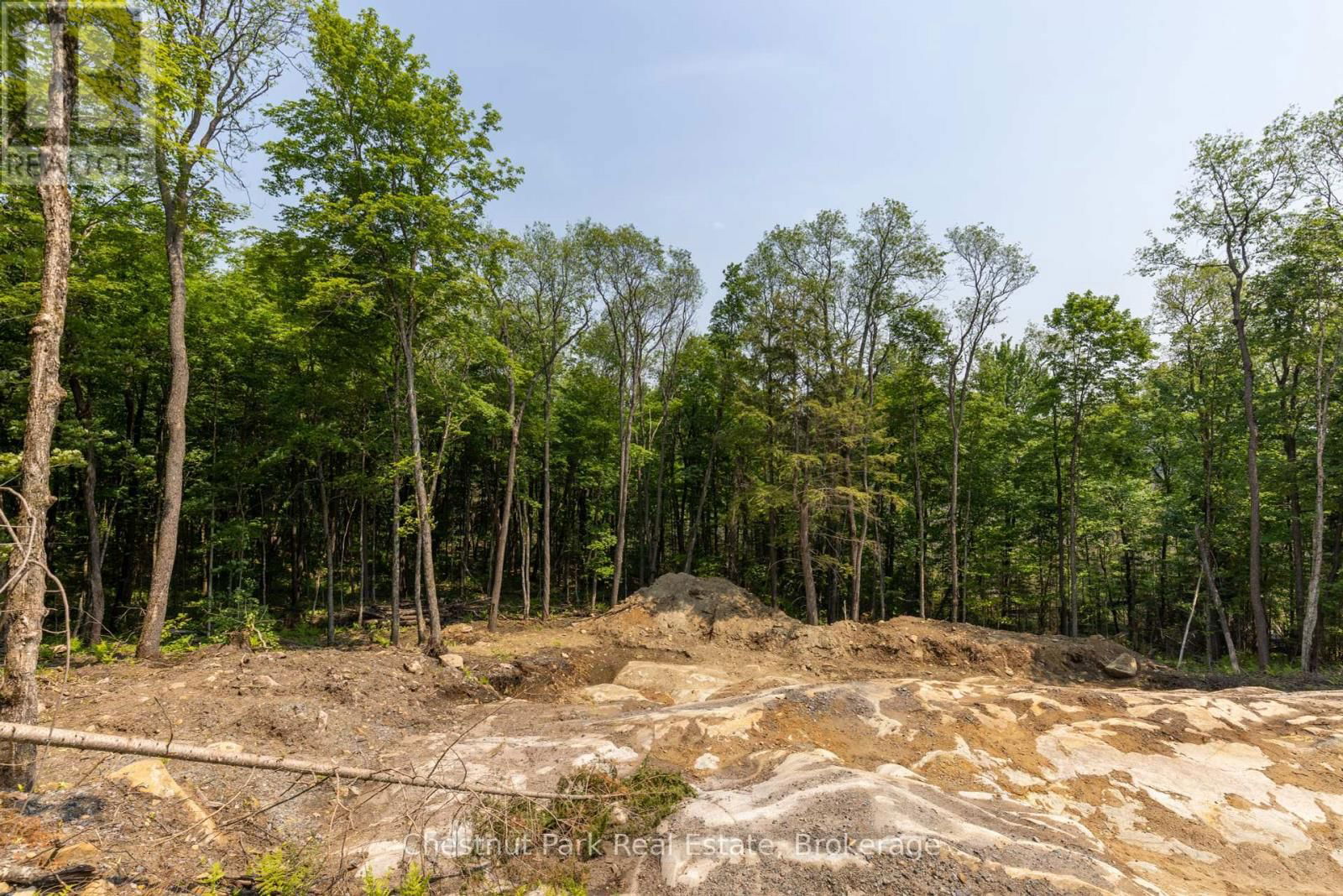 2212 ASPDIN ROAD Image 17