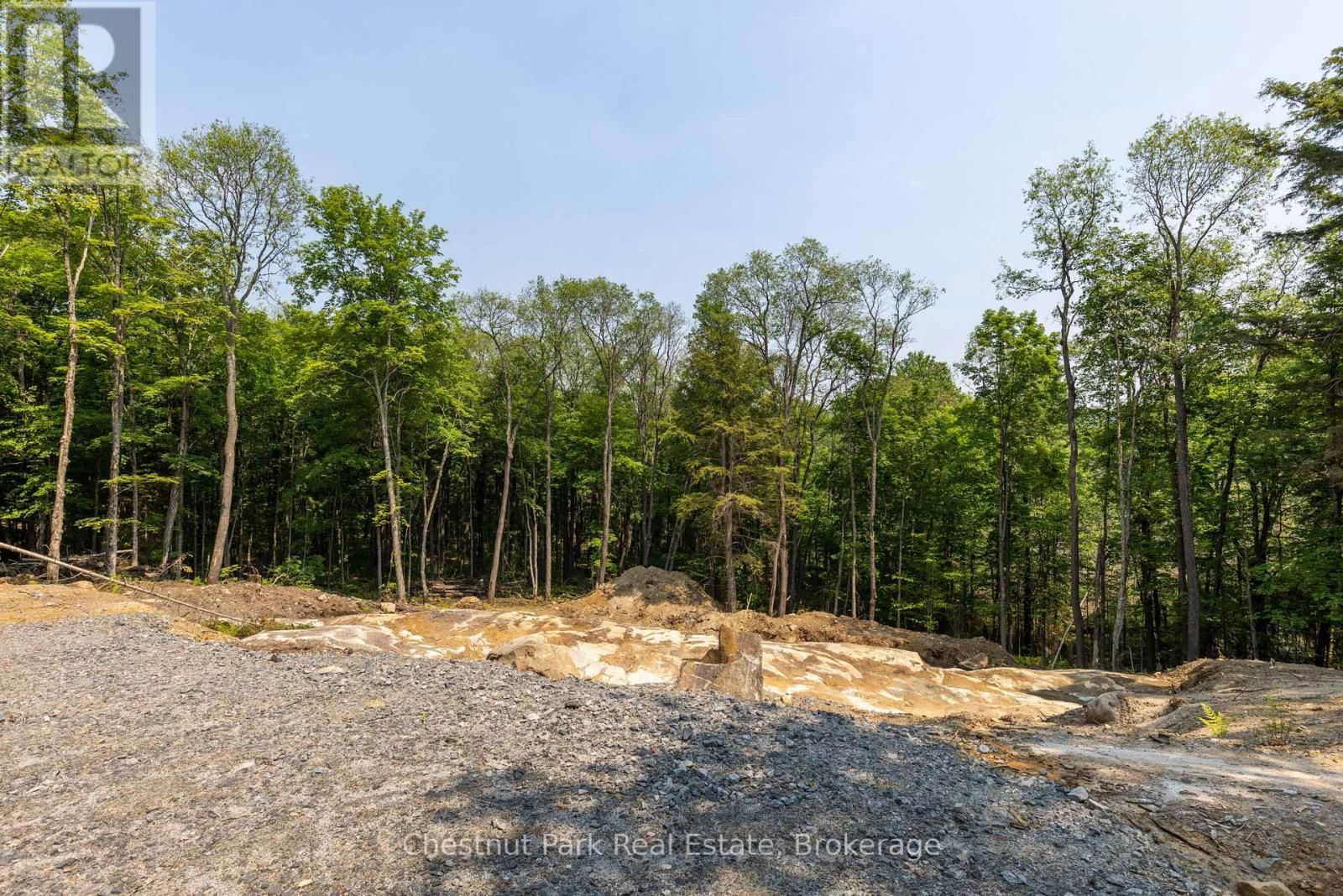 2212 ASPDIN ROAD Image 18