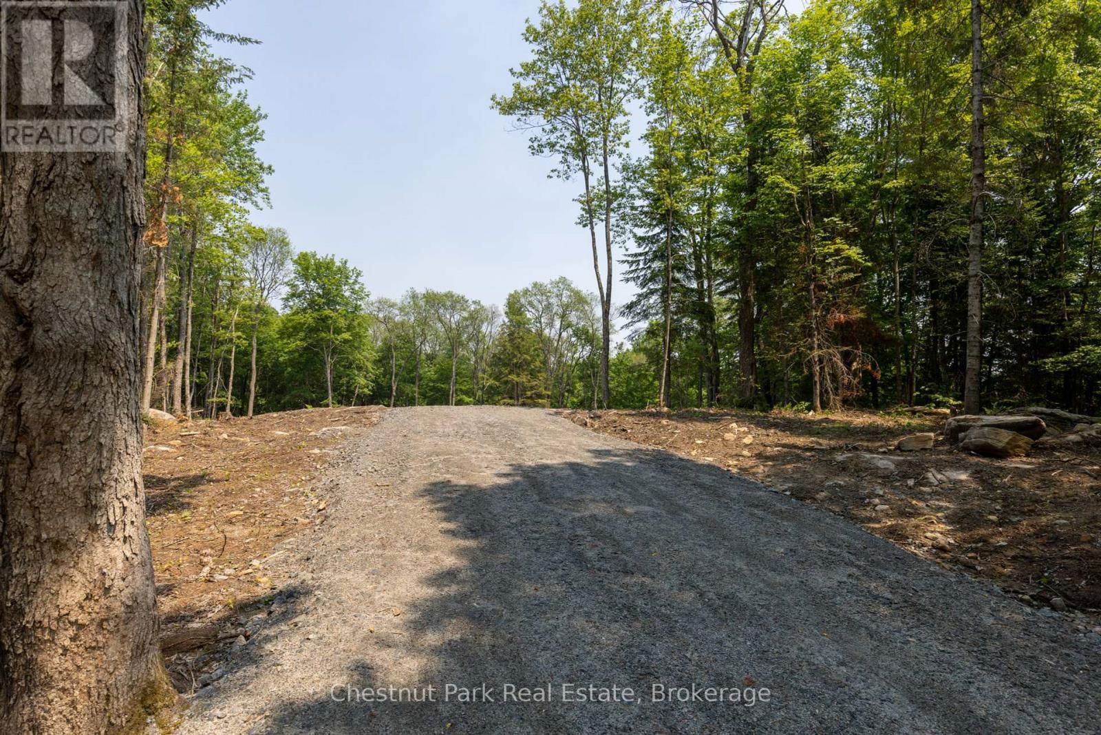 2212 ASPDIN ROAD Image 4