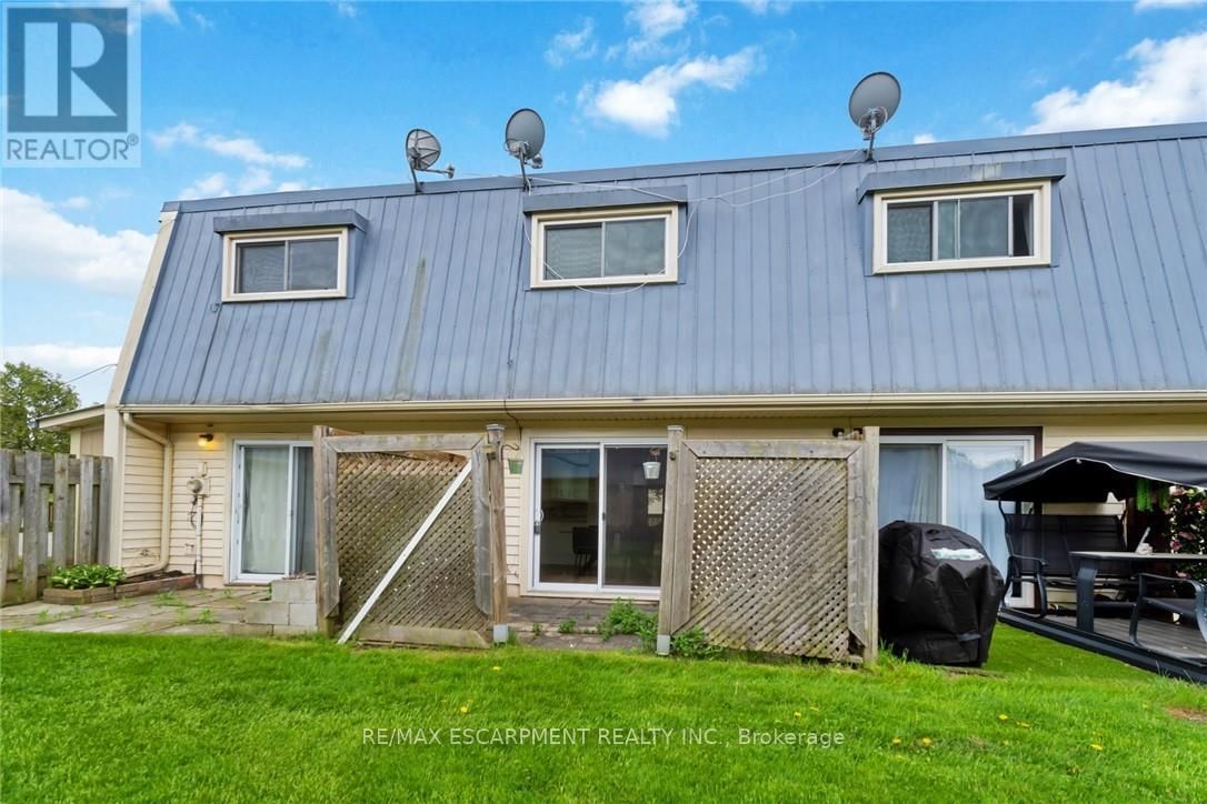 10 - 8646 WILLOUGHBY DRIVE Image 16