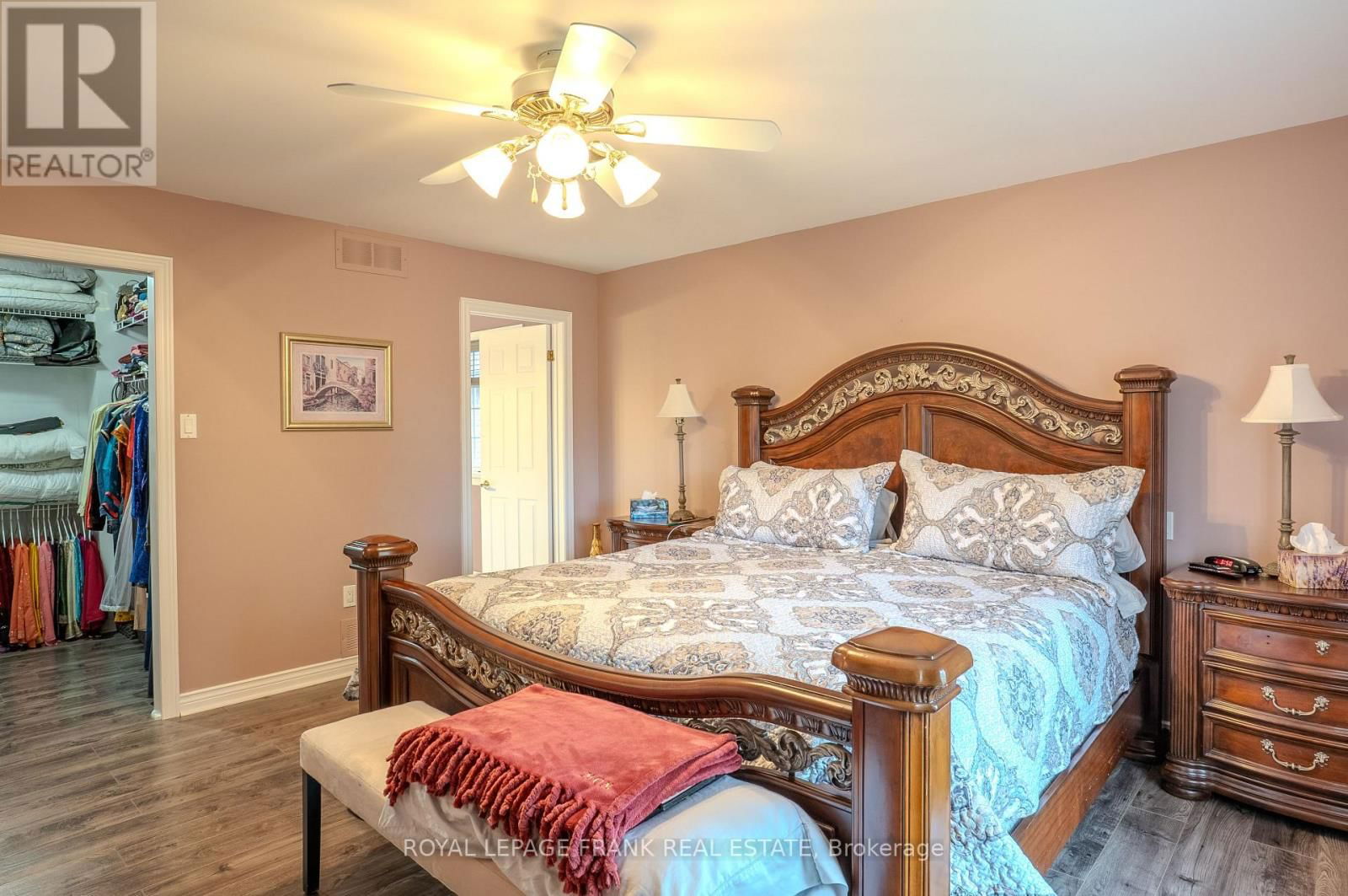 5 HILLVIEW DRIVE Image 24