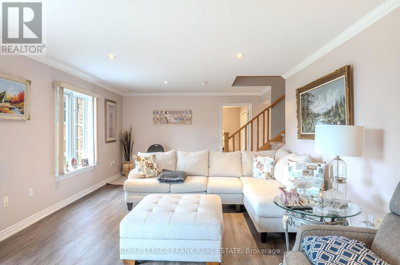 5 HILLVIEW DRIVE Image 30