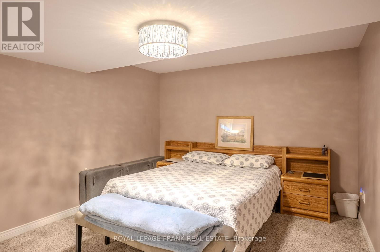 5 HILLVIEW DRIVE Image 37