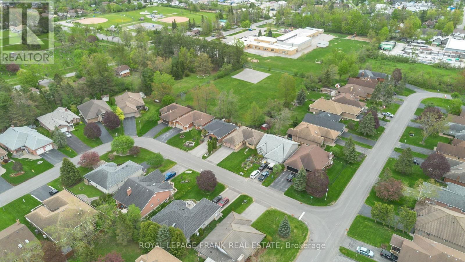 5 HILLVIEW DRIVE Image 48