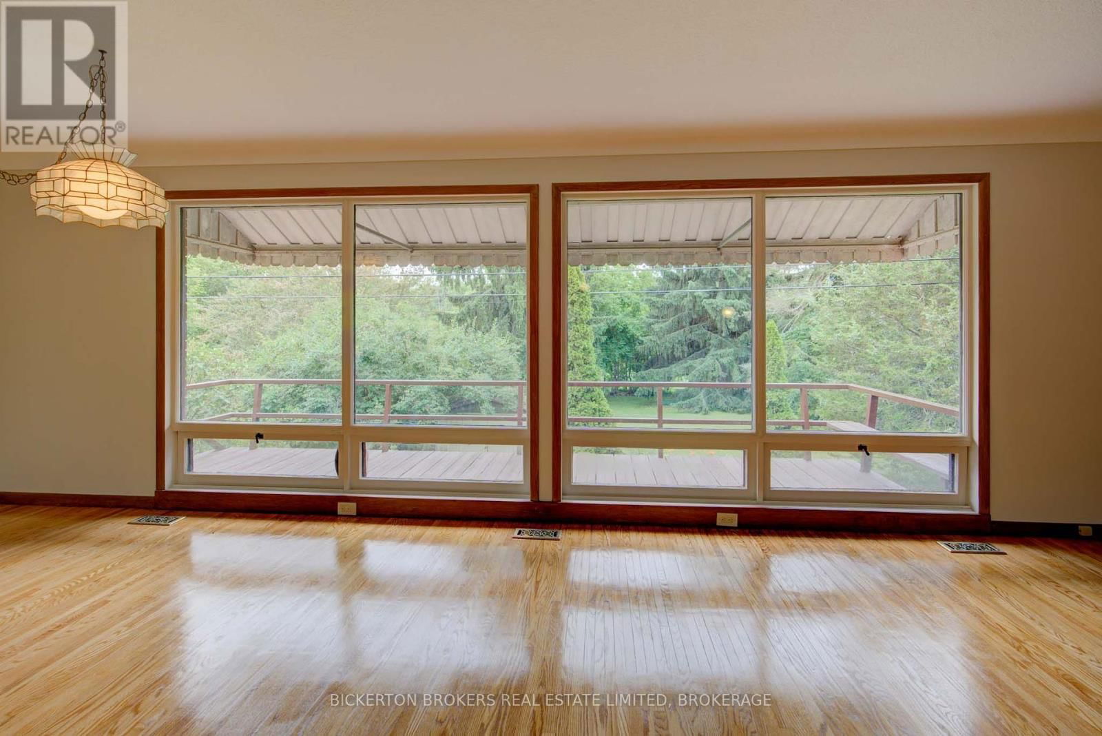 355 ELIZABETH DRIVE Image 16