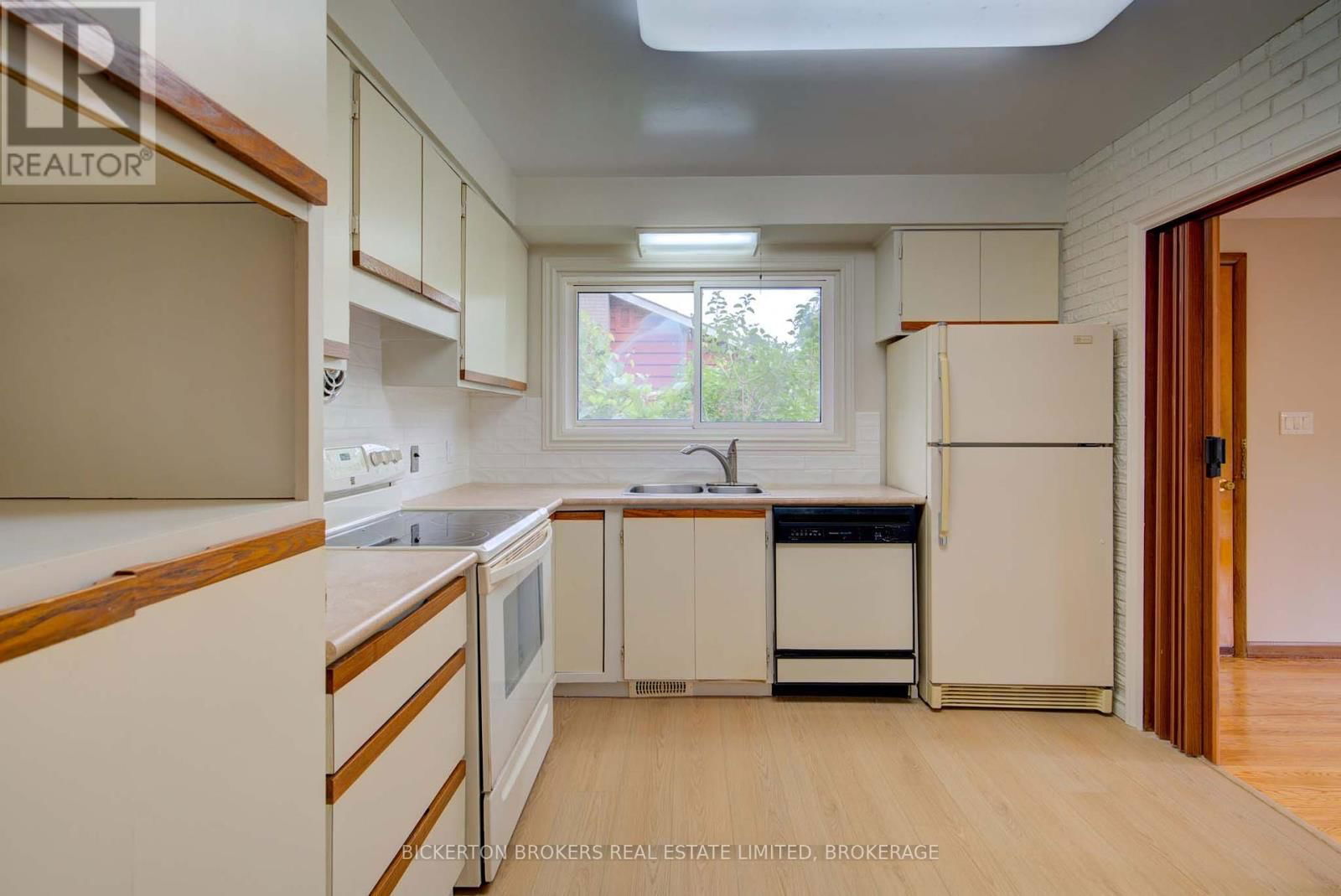 355 ELIZABETH DRIVE Image 21