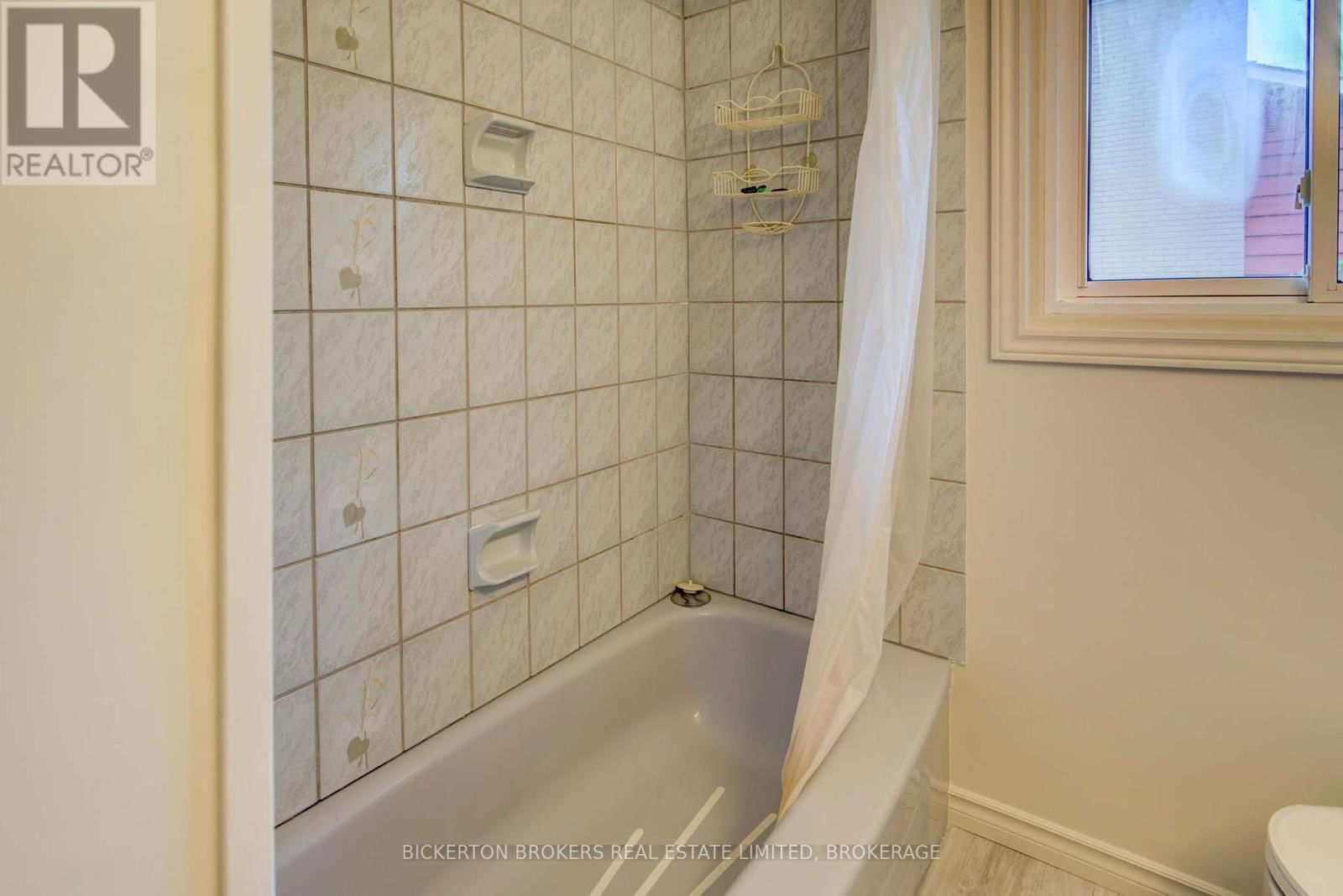 355 ELIZABETH DRIVE Image 26