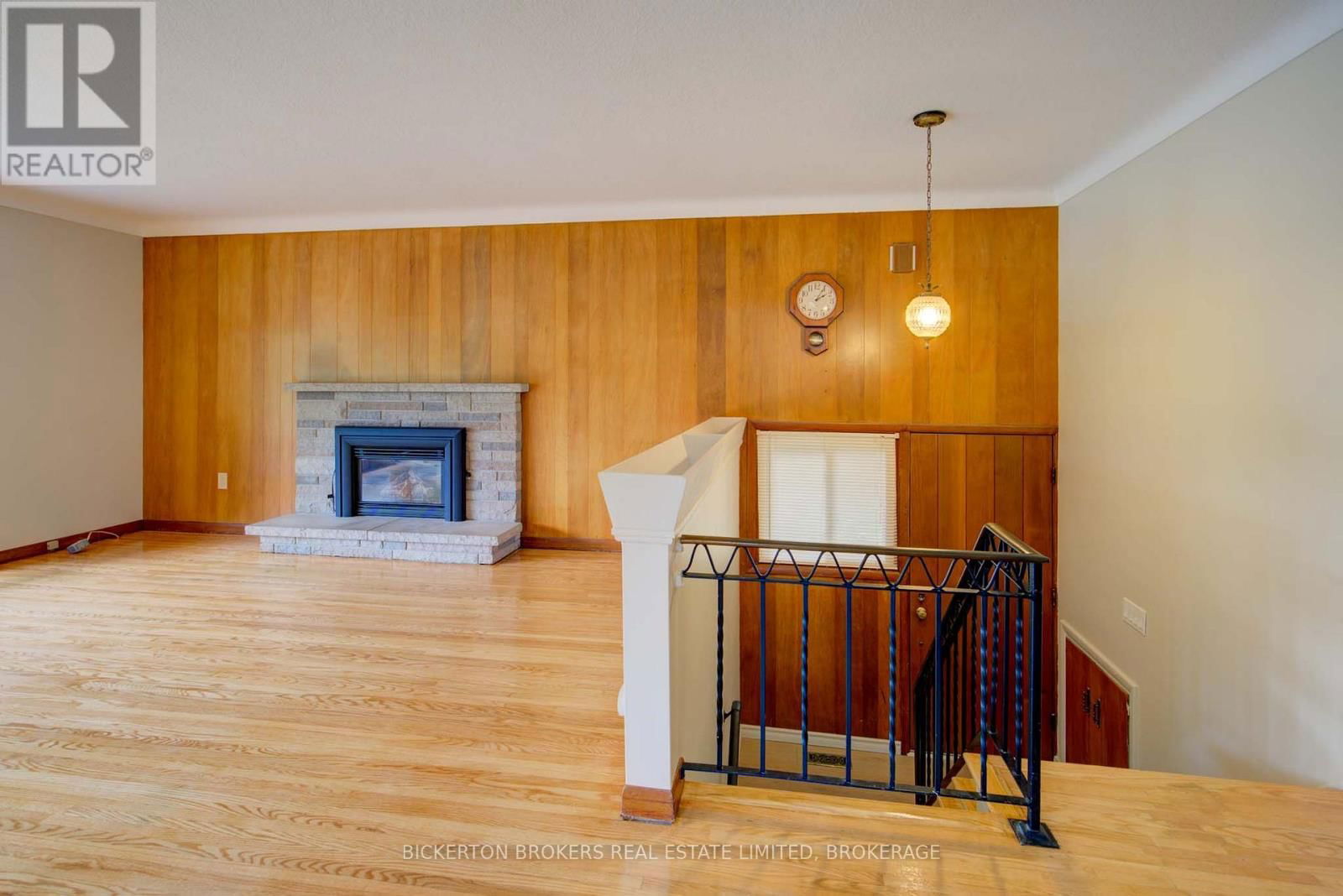355 ELIZABETH DRIVE Image 28