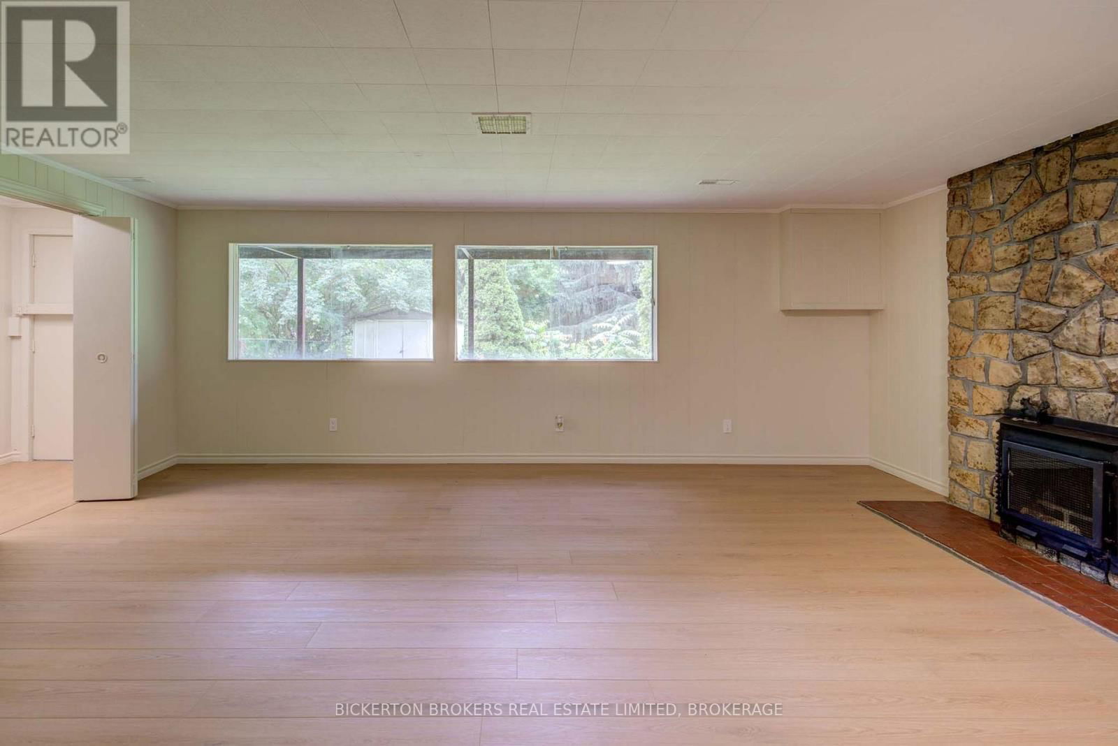 355 ELIZABETH DRIVE Image 34