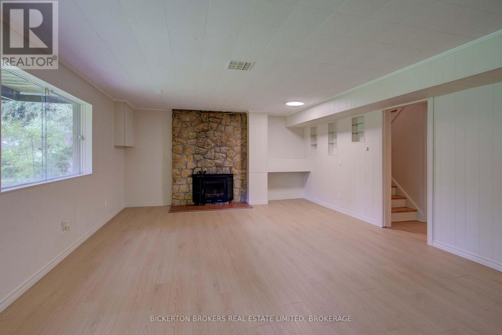 355 ELIZABETH DRIVE Image 35