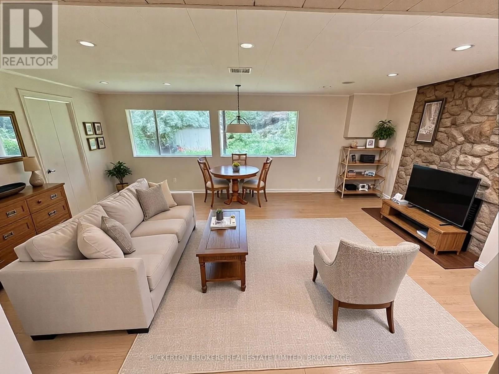355 ELIZABETH DRIVE Image 36