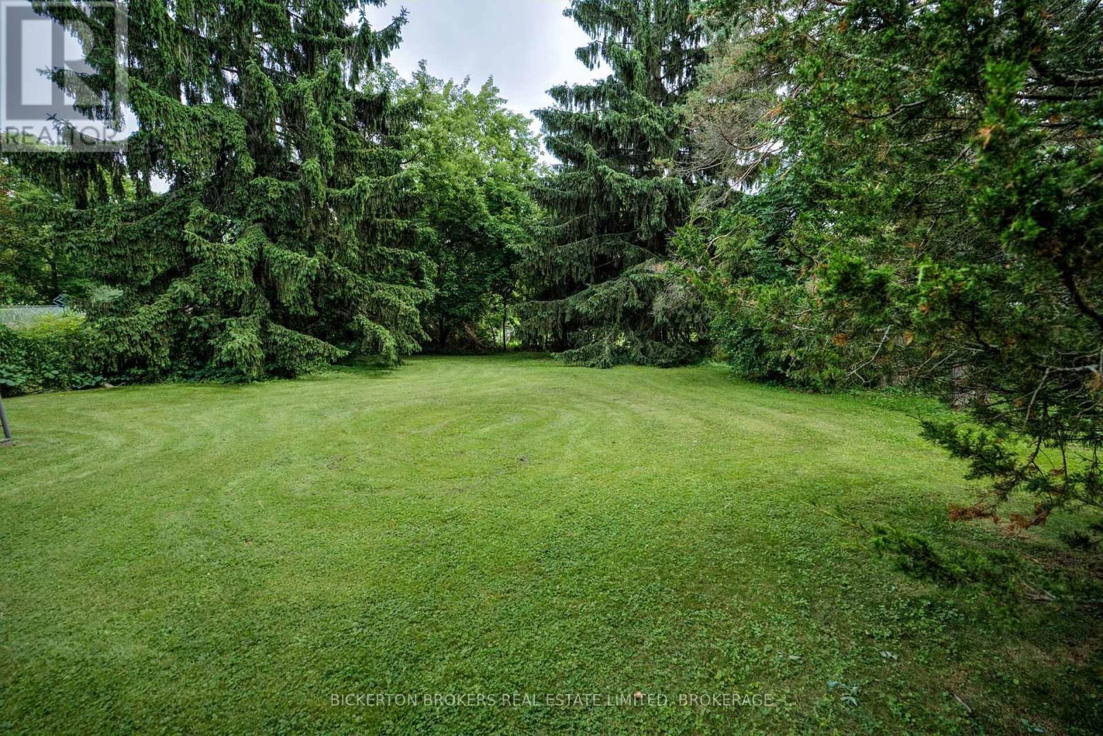 355 ELIZABETH DRIVE Image 9