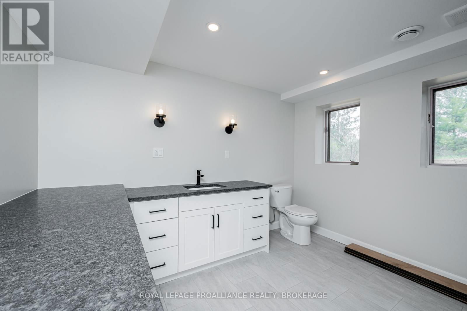 2924 HIGHWAY 2 Image 39