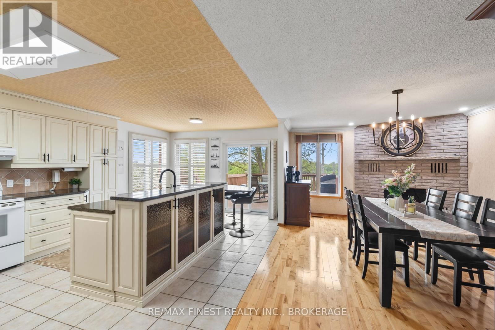 593 FOREST HILL DRIVE Image 7