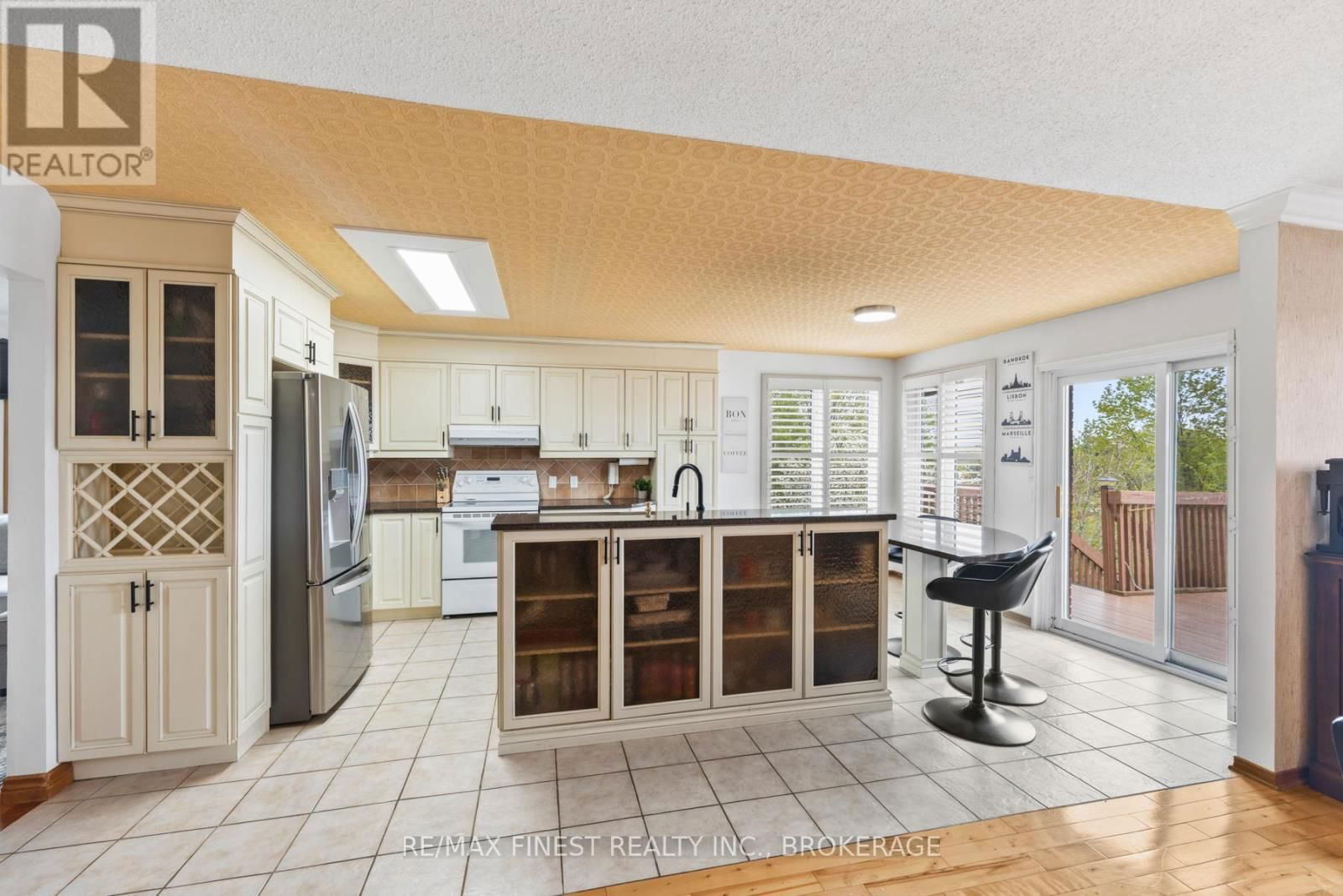 593 FOREST HILL DRIVE Image 8