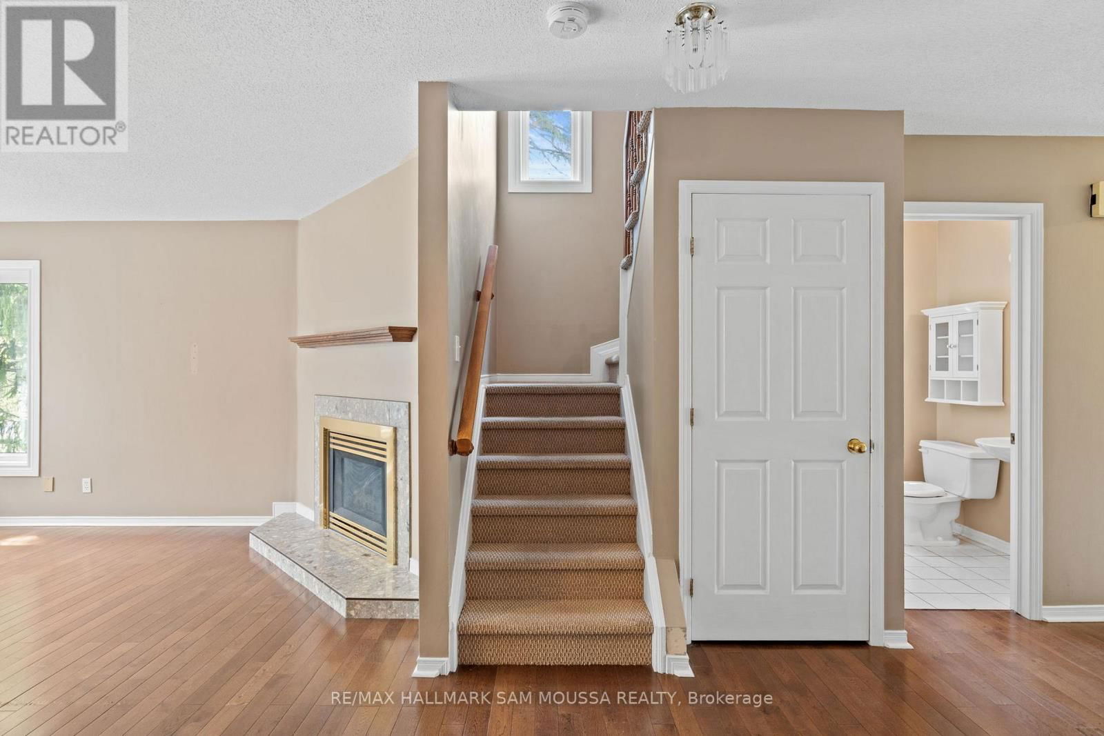 11 HIGHMONT COURT Image 19