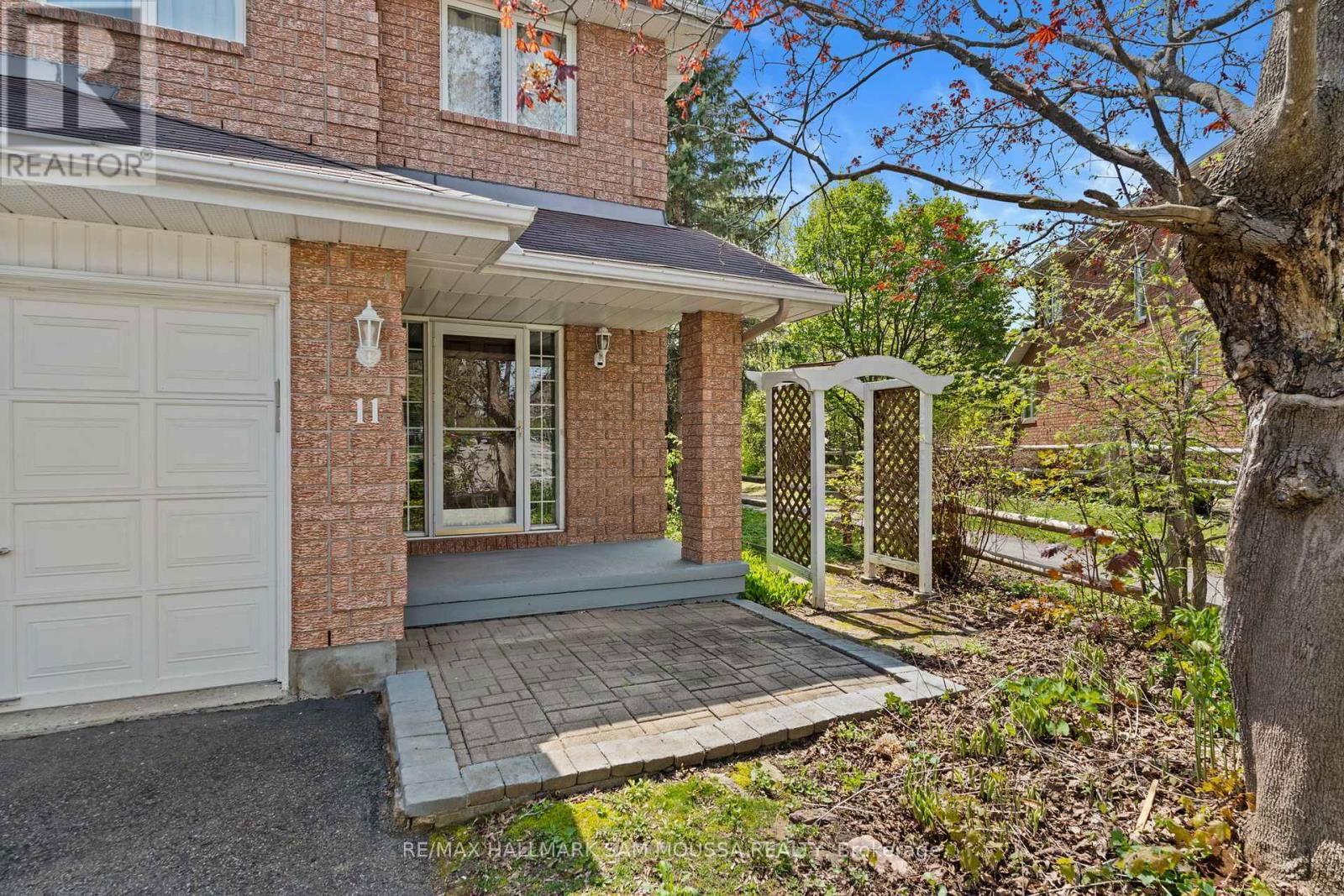 11 HIGHMONT COURT Image 2