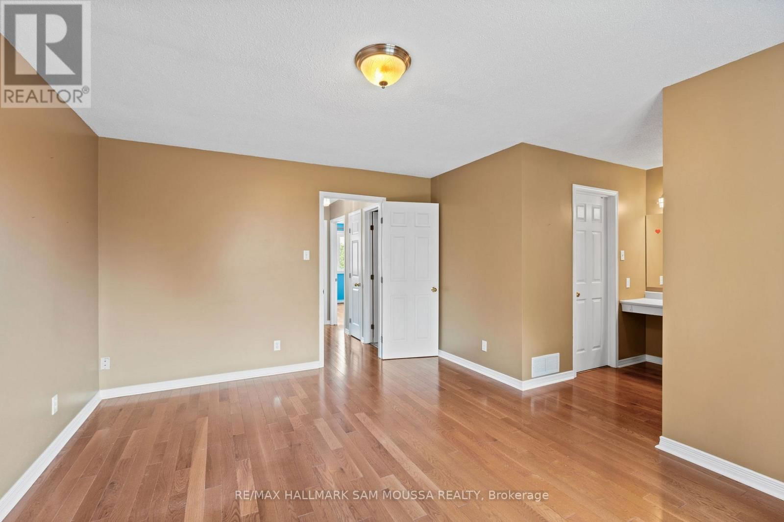 11 HIGHMONT COURT Image 23