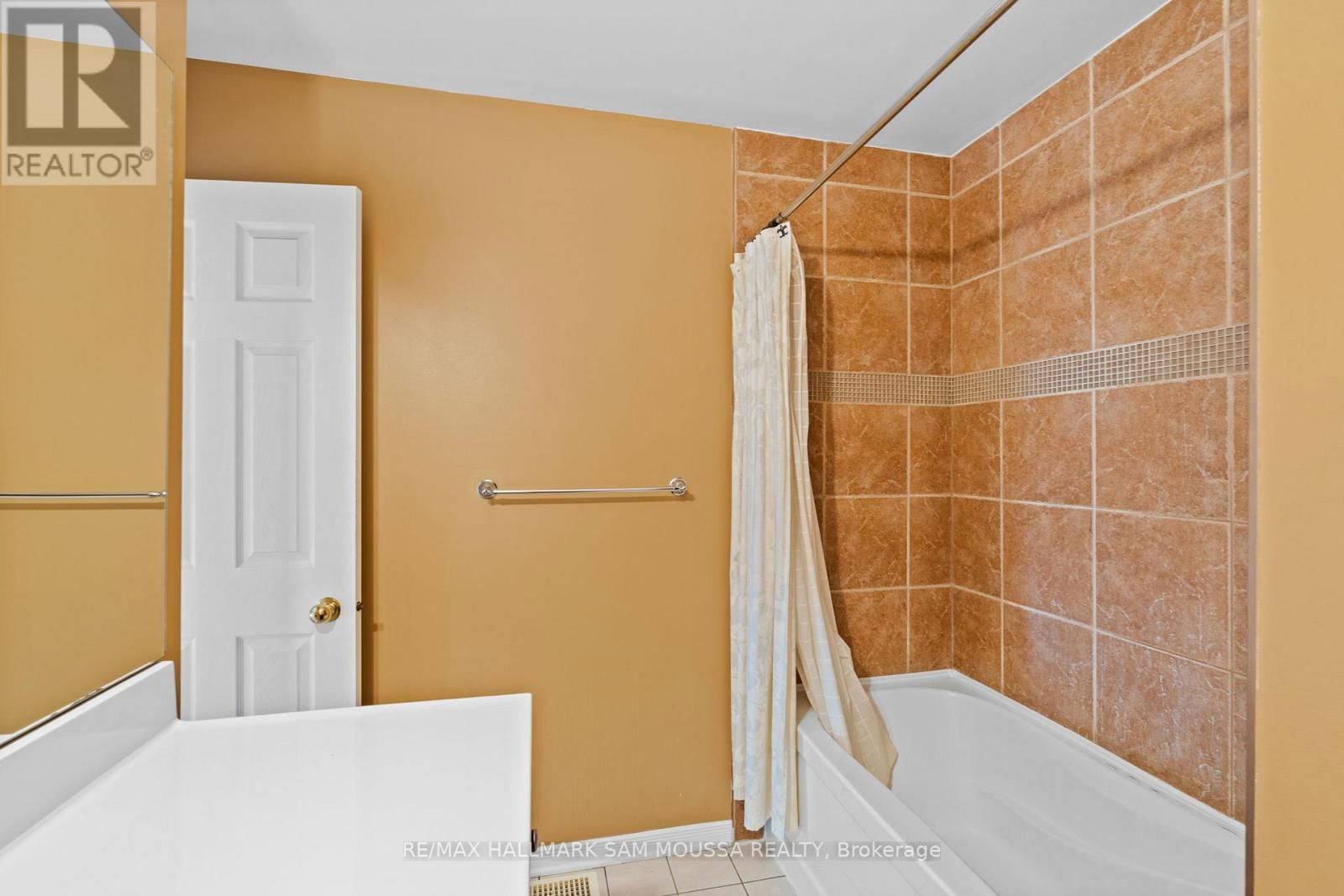 11 HIGHMONT COURT Image 31