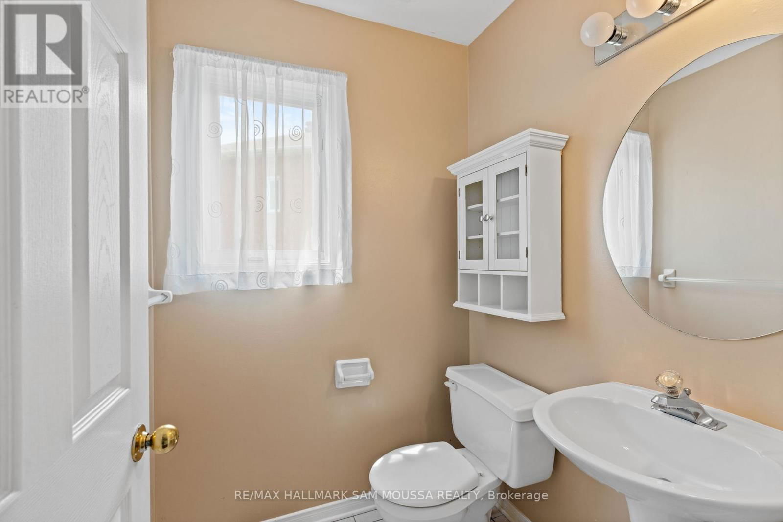 11 HIGHMONT COURT Image 5