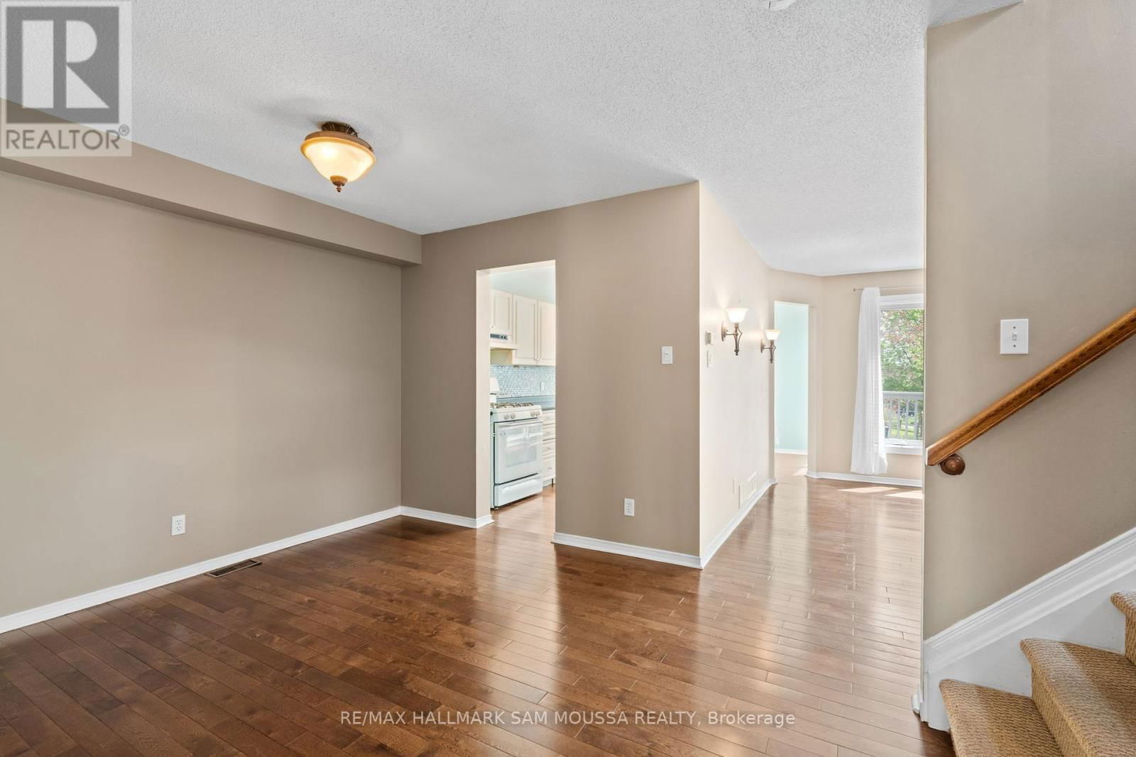 11 HIGHMONT COURT Image 6