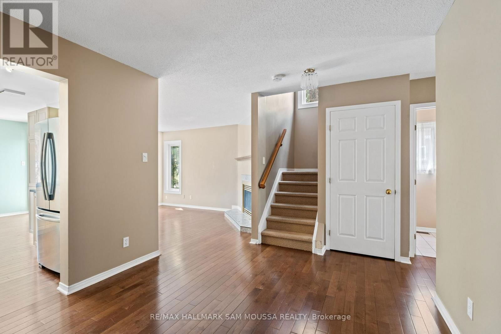 11 HIGHMONT COURT Image 8