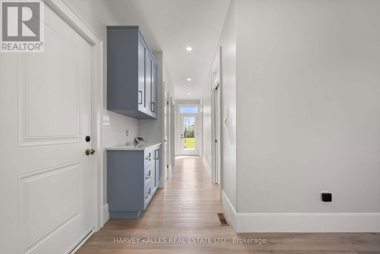 498 MACKENZIE ROAD Image 11