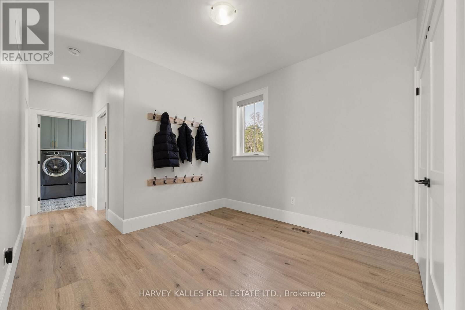498 MACKENZIE ROAD Image 14