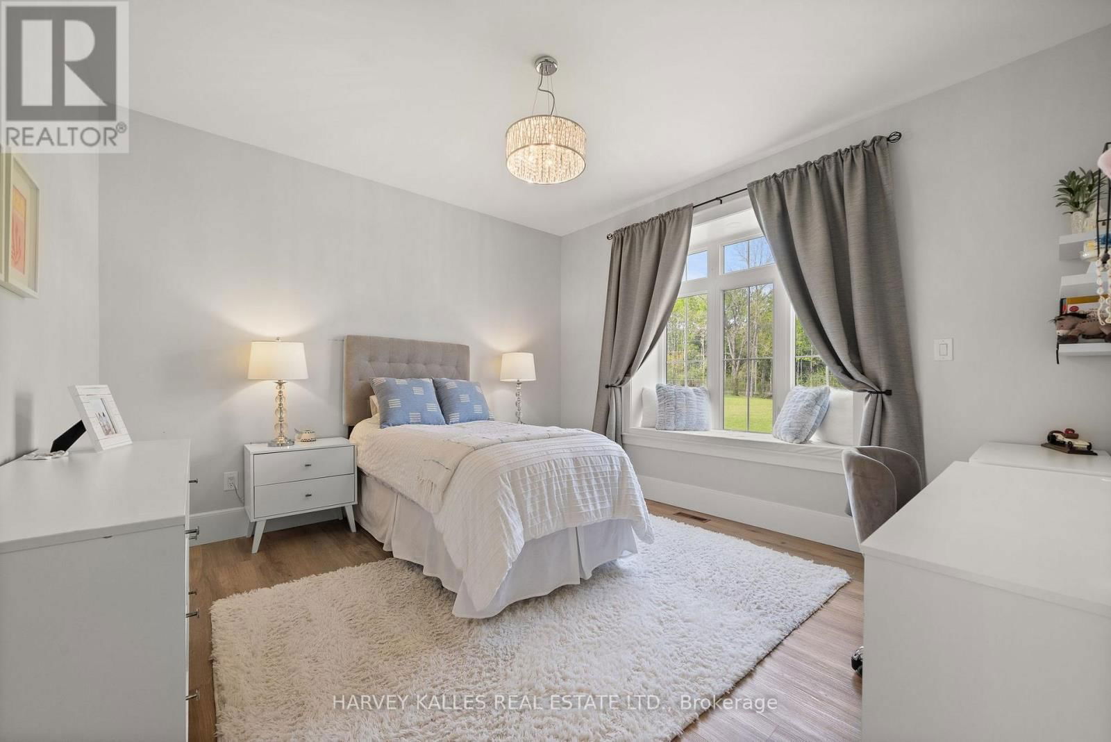 498 MACKENZIE ROAD Image 19