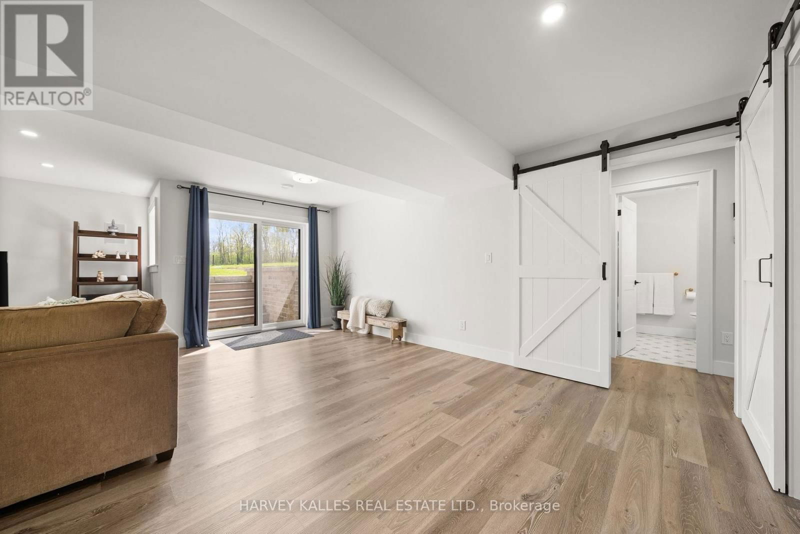 498 MACKENZIE ROAD Image 24