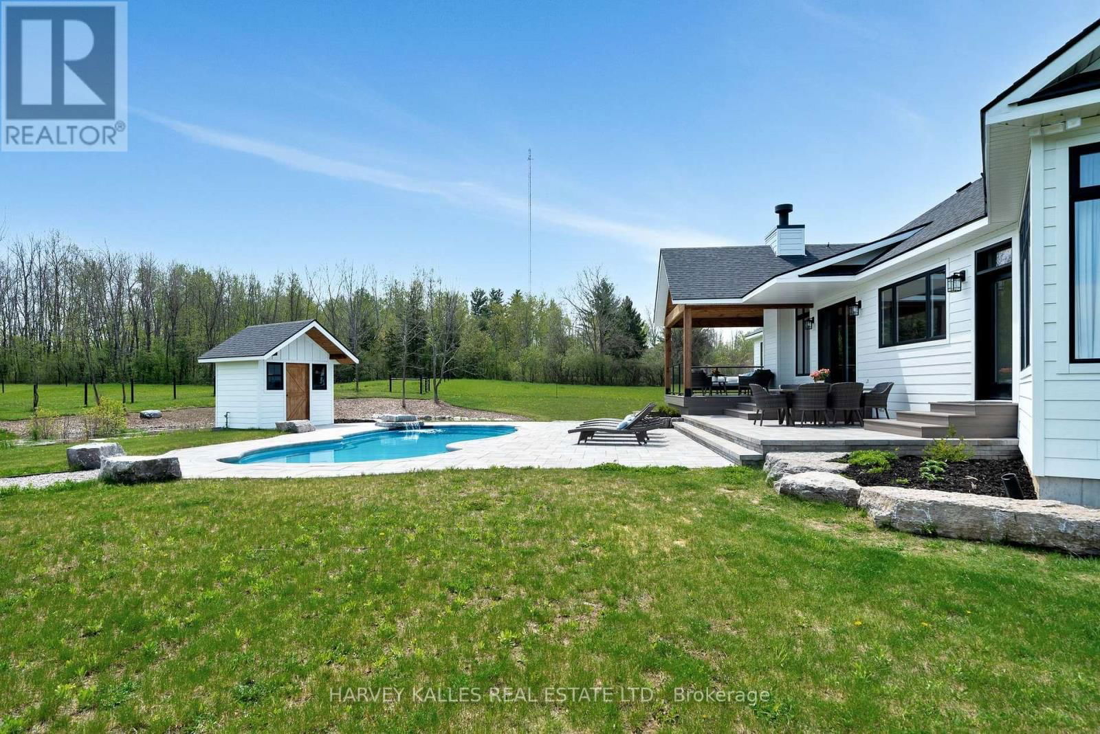 498 MACKENZIE ROAD Image 36