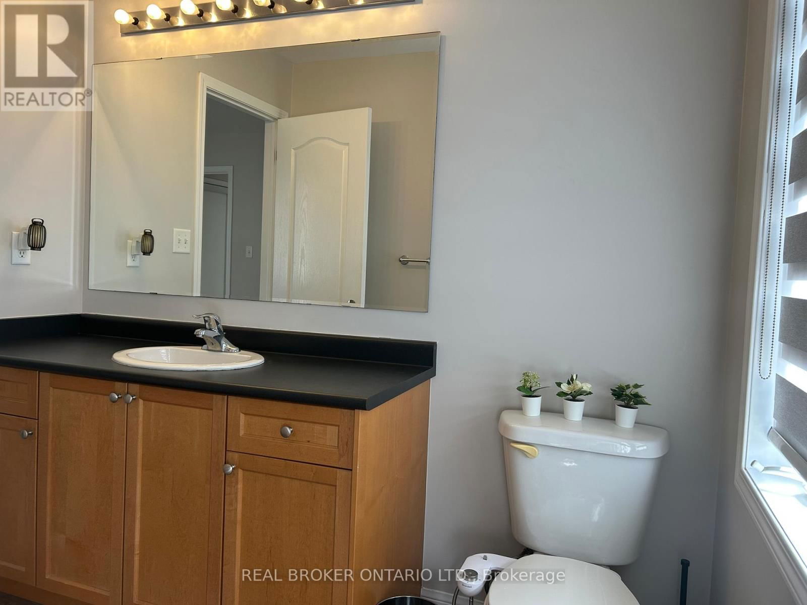 159 FLETCHER CIRCLE Image 18