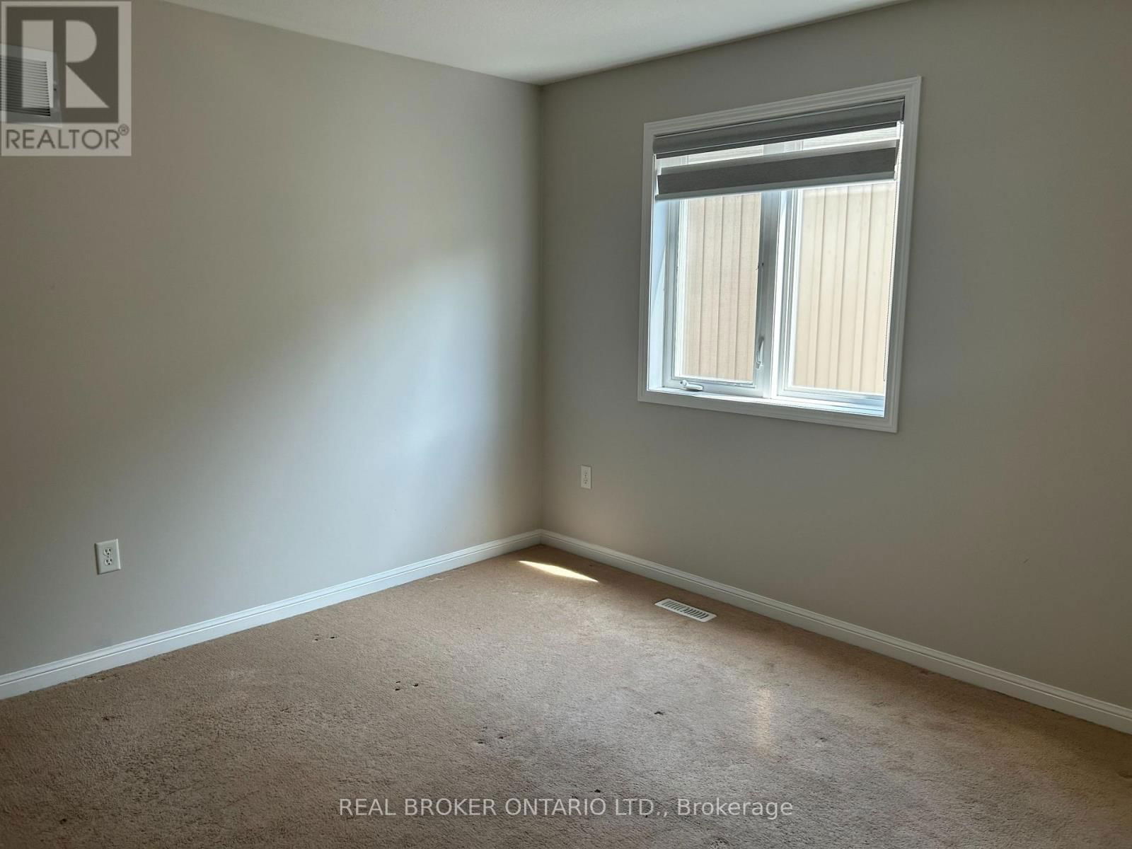 159 FLETCHER CIRCLE Image 21