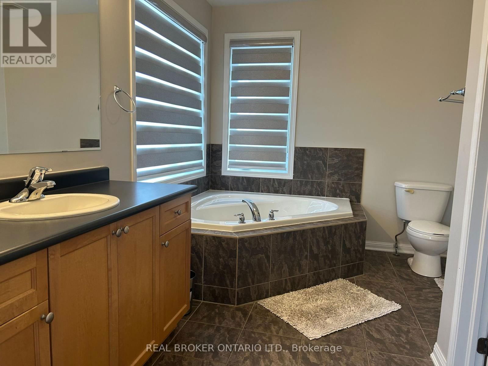 159 FLETCHER CIRCLE Image 25