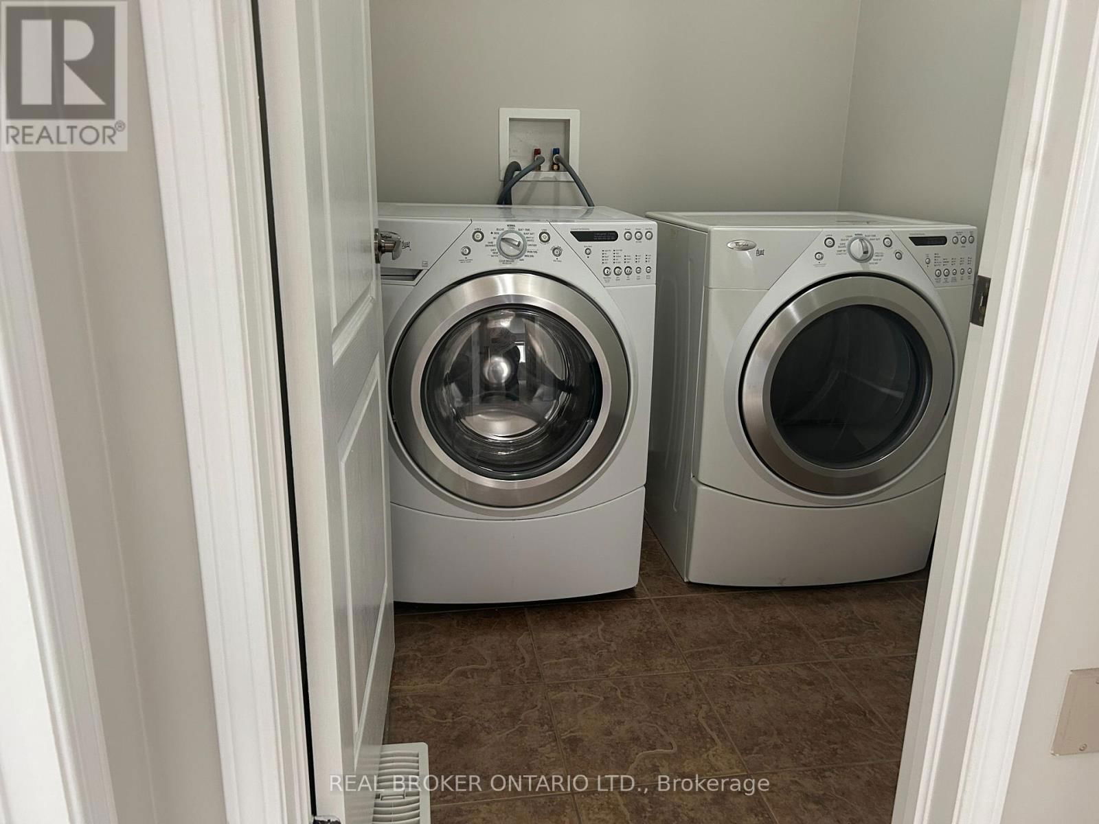 159 FLETCHER CIRCLE Image 29