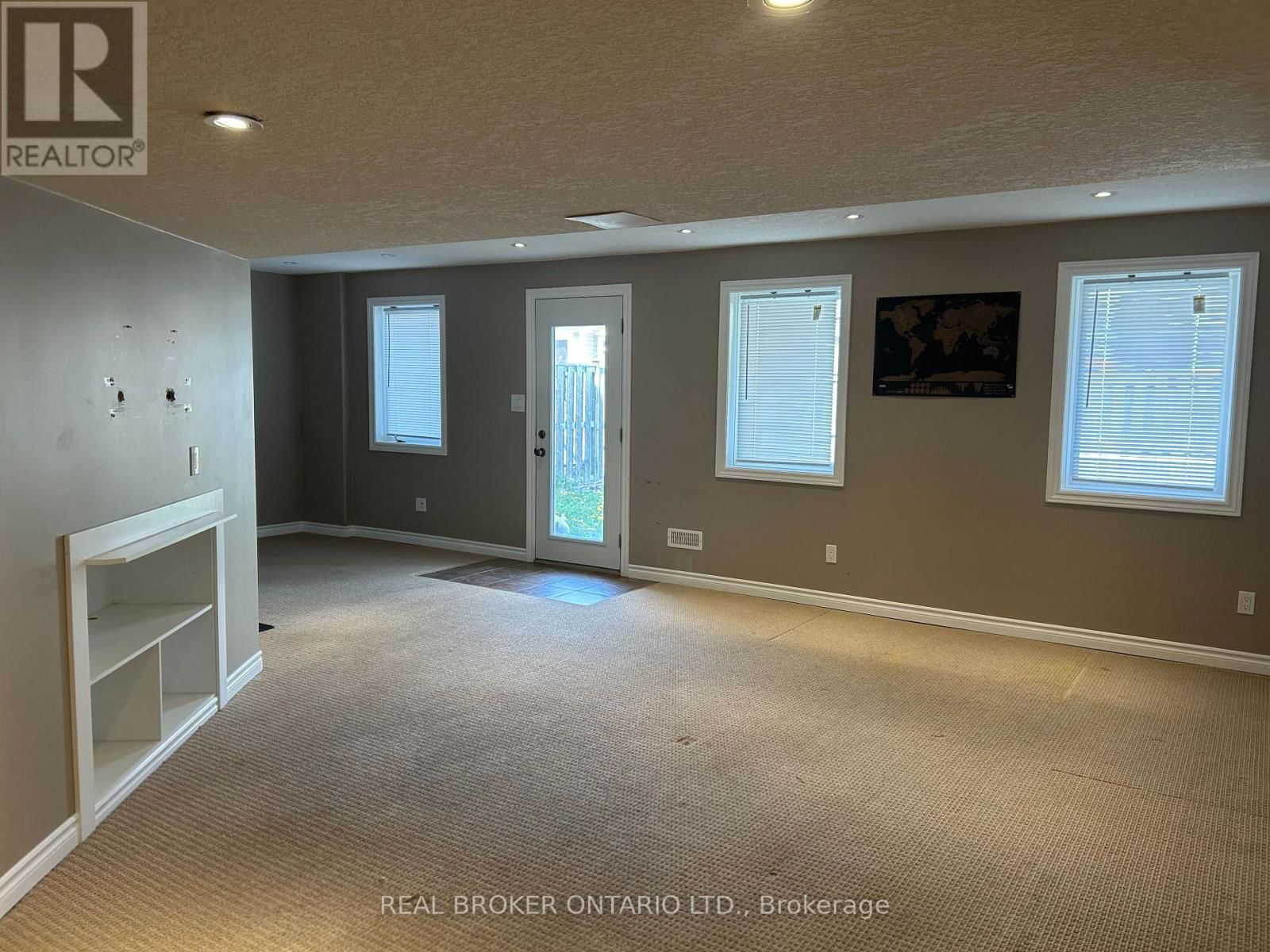 159 FLETCHER CIRCLE Image 34