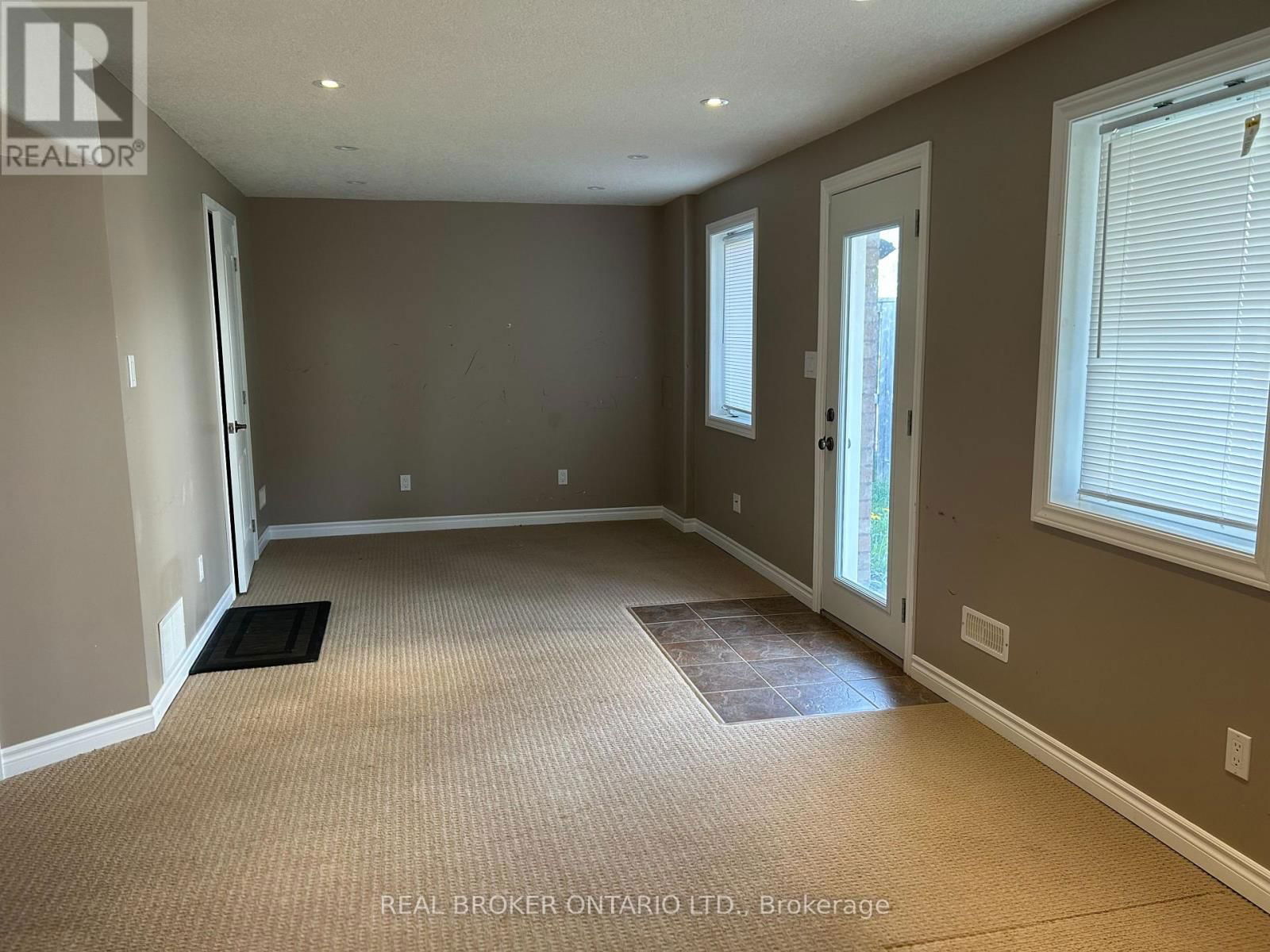 159 FLETCHER CIRCLE Image 35