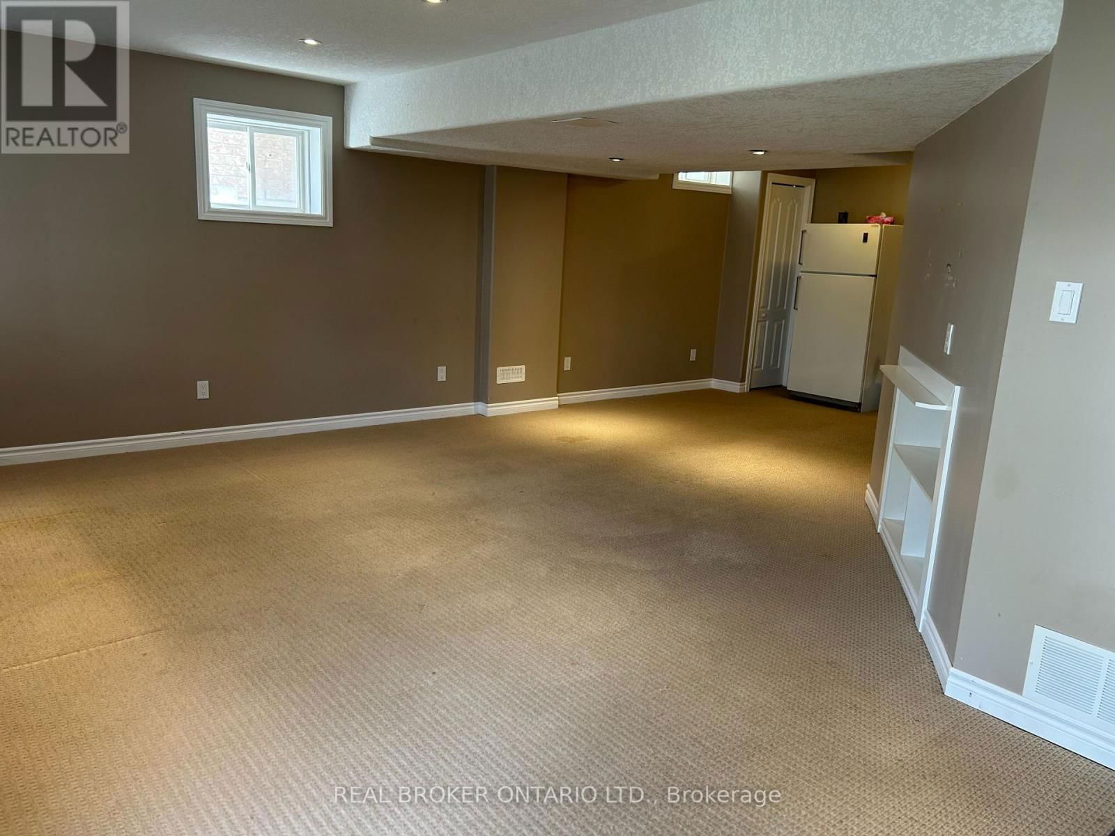 159 FLETCHER CIRCLE Image 37