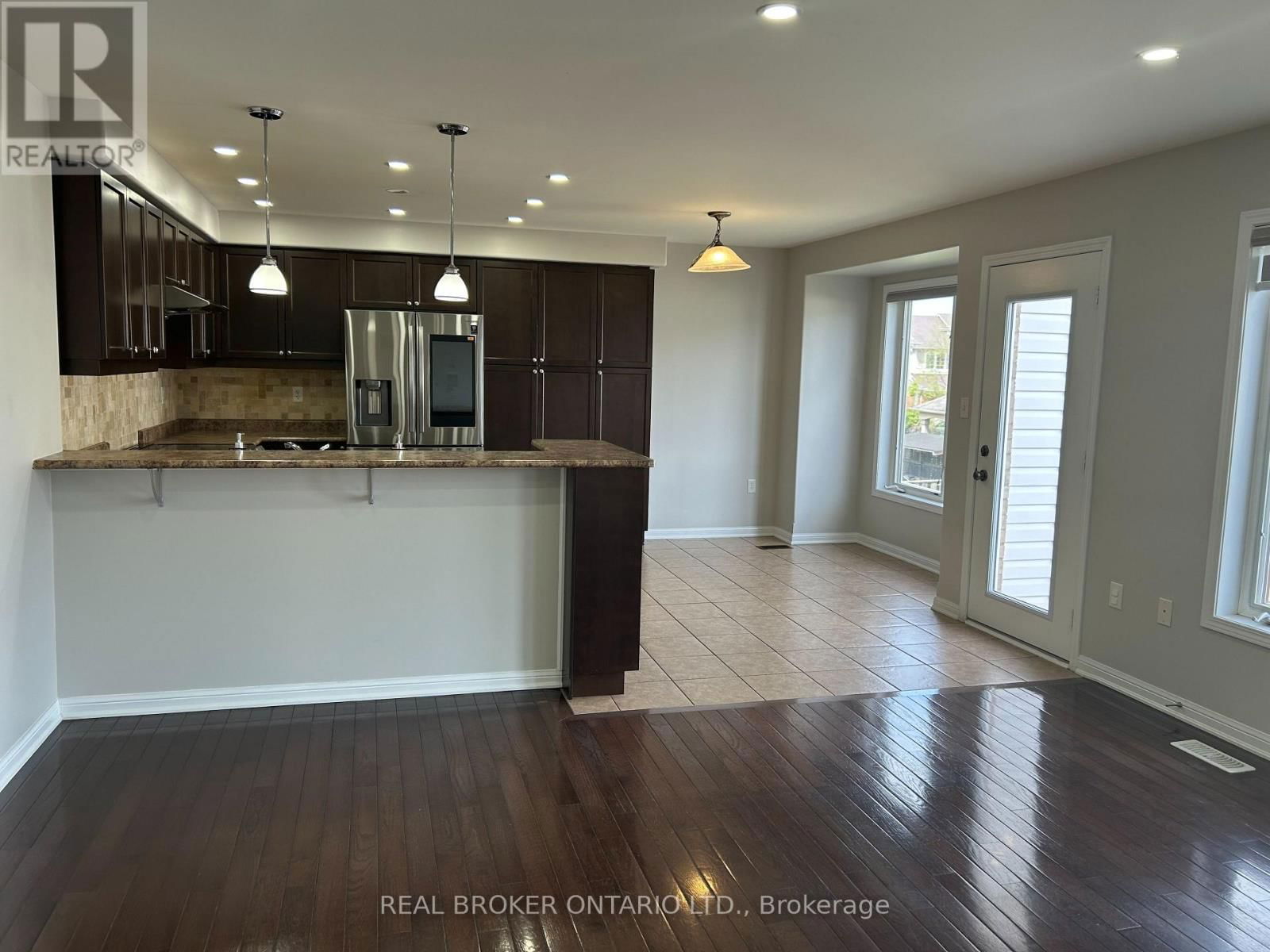 159 FLETCHER CIRCLE Image 4