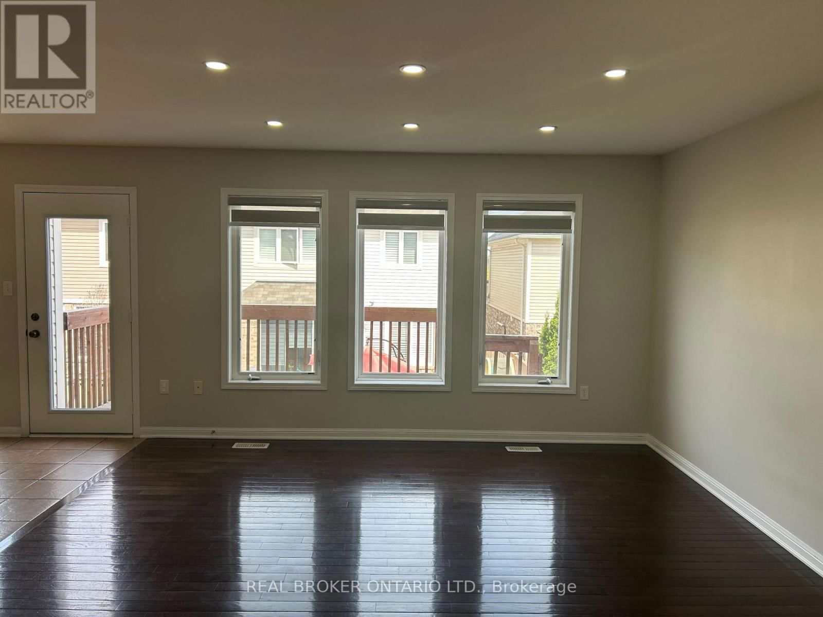 159 FLETCHER CIRCLE Image 5