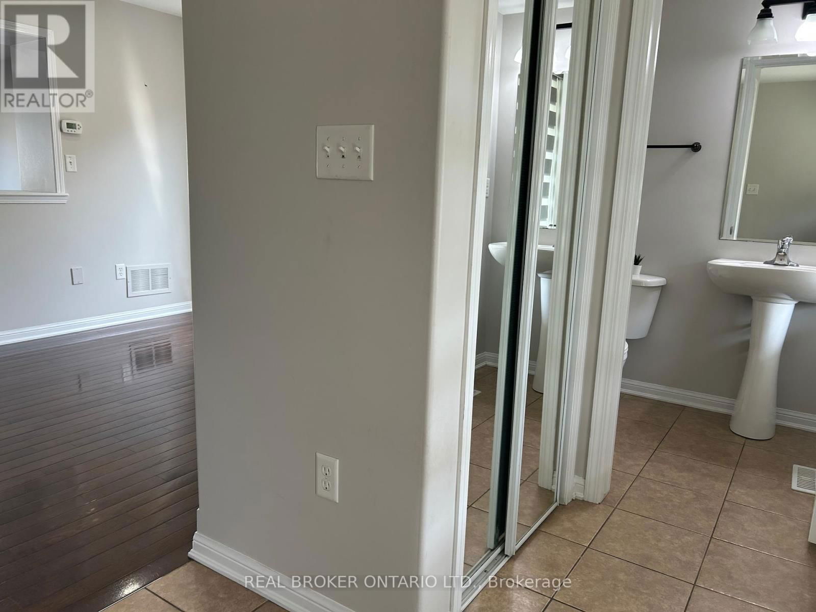 159 FLETCHER CIRCLE Image 9
