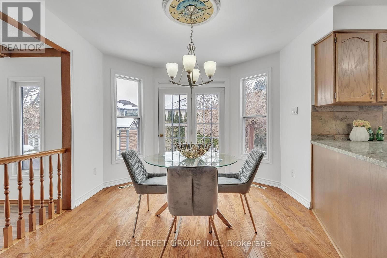 976 GRIFFITH STREET Image 18
