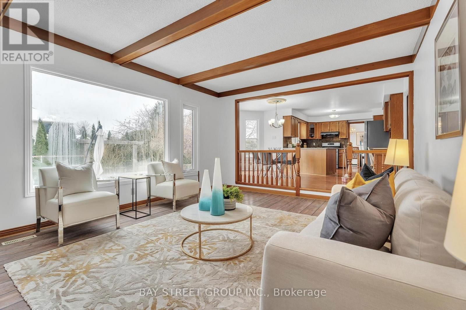 976 GRIFFITH STREET Image 22