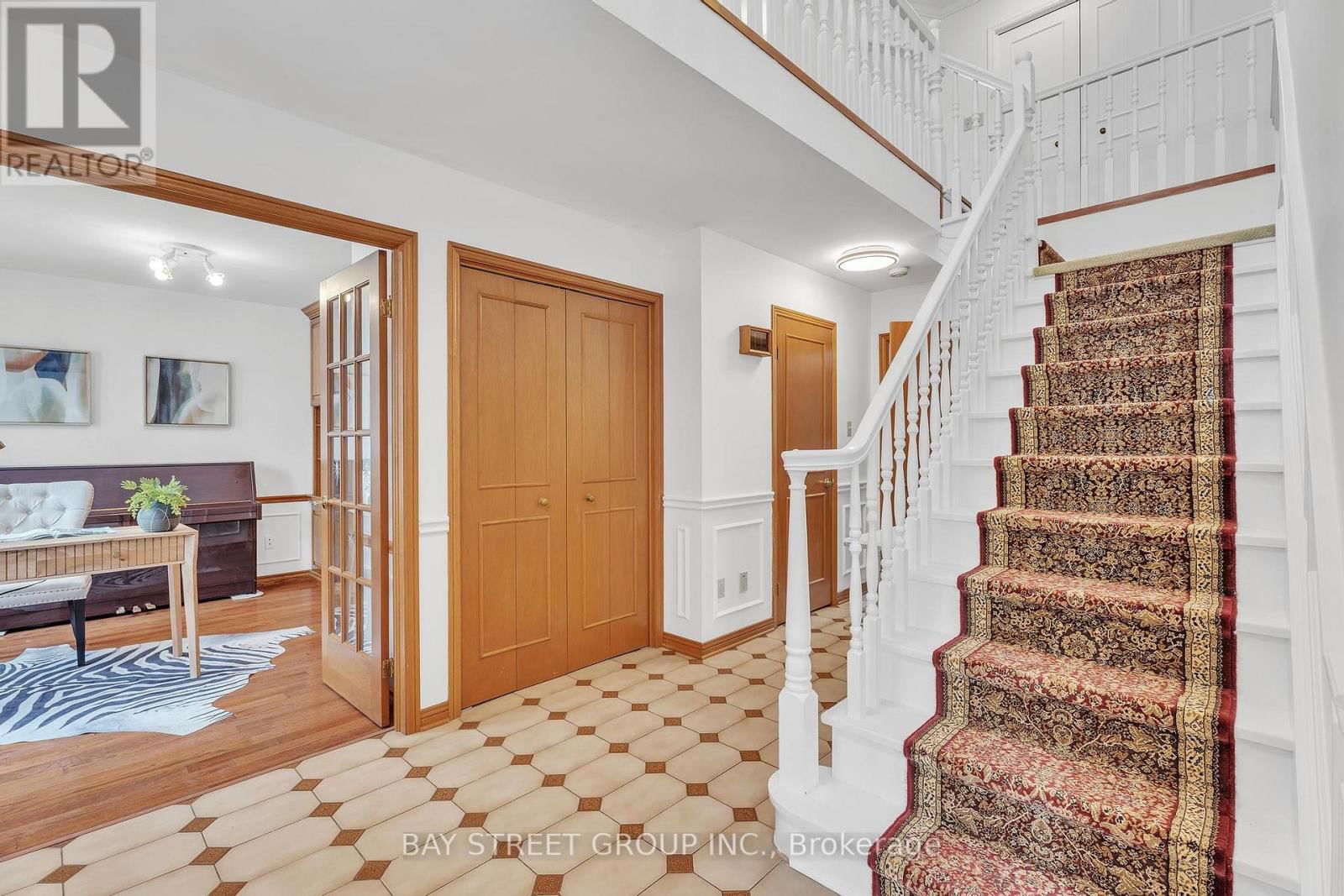 976 GRIFFITH STREET Image 25