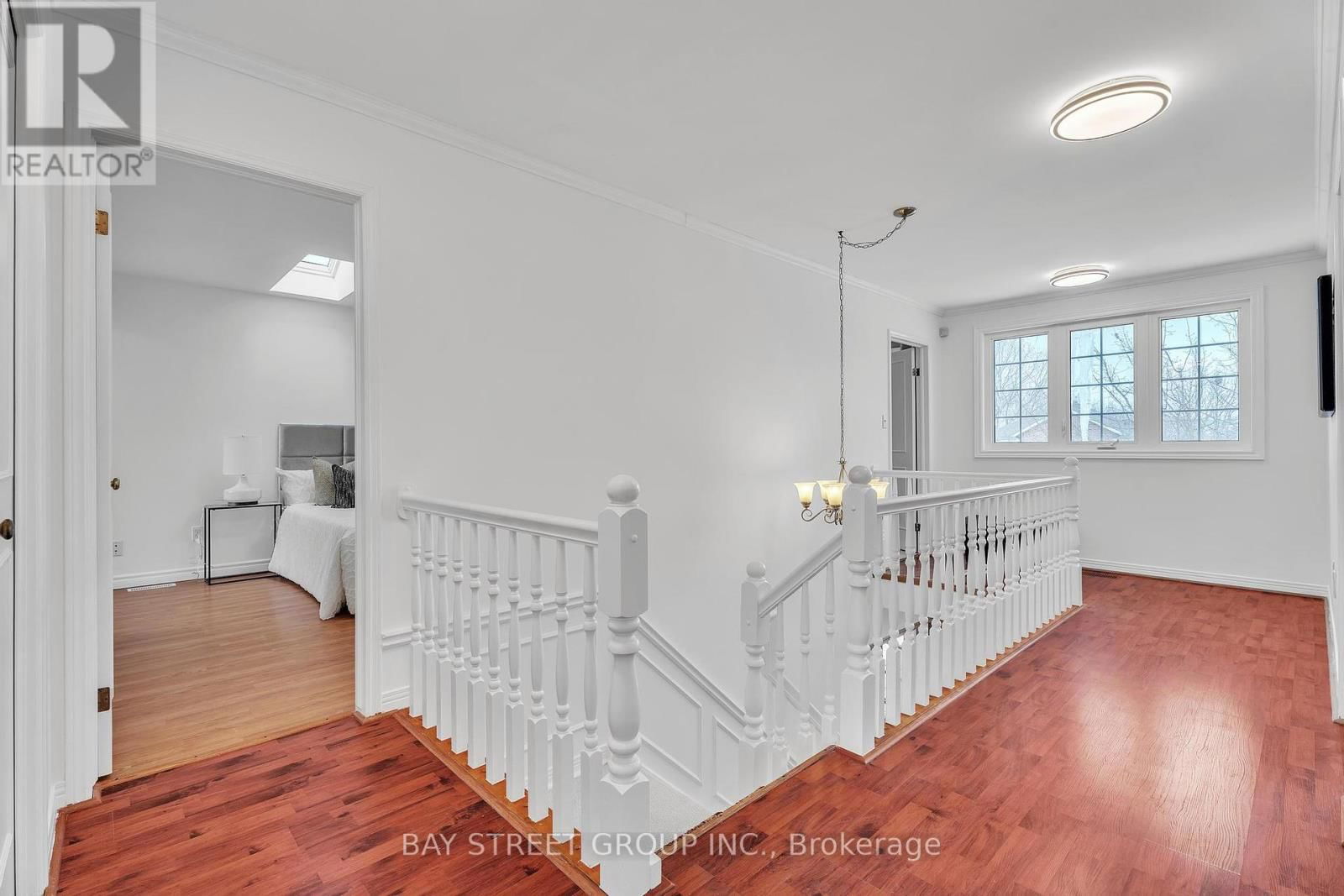 976 GRIFFITH STREET Image 26