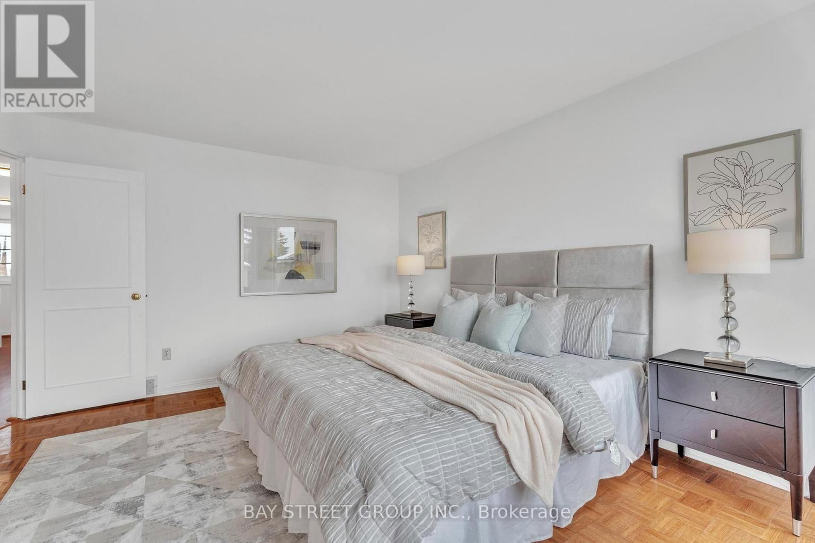976 GRIFFITH STREET Image 29
