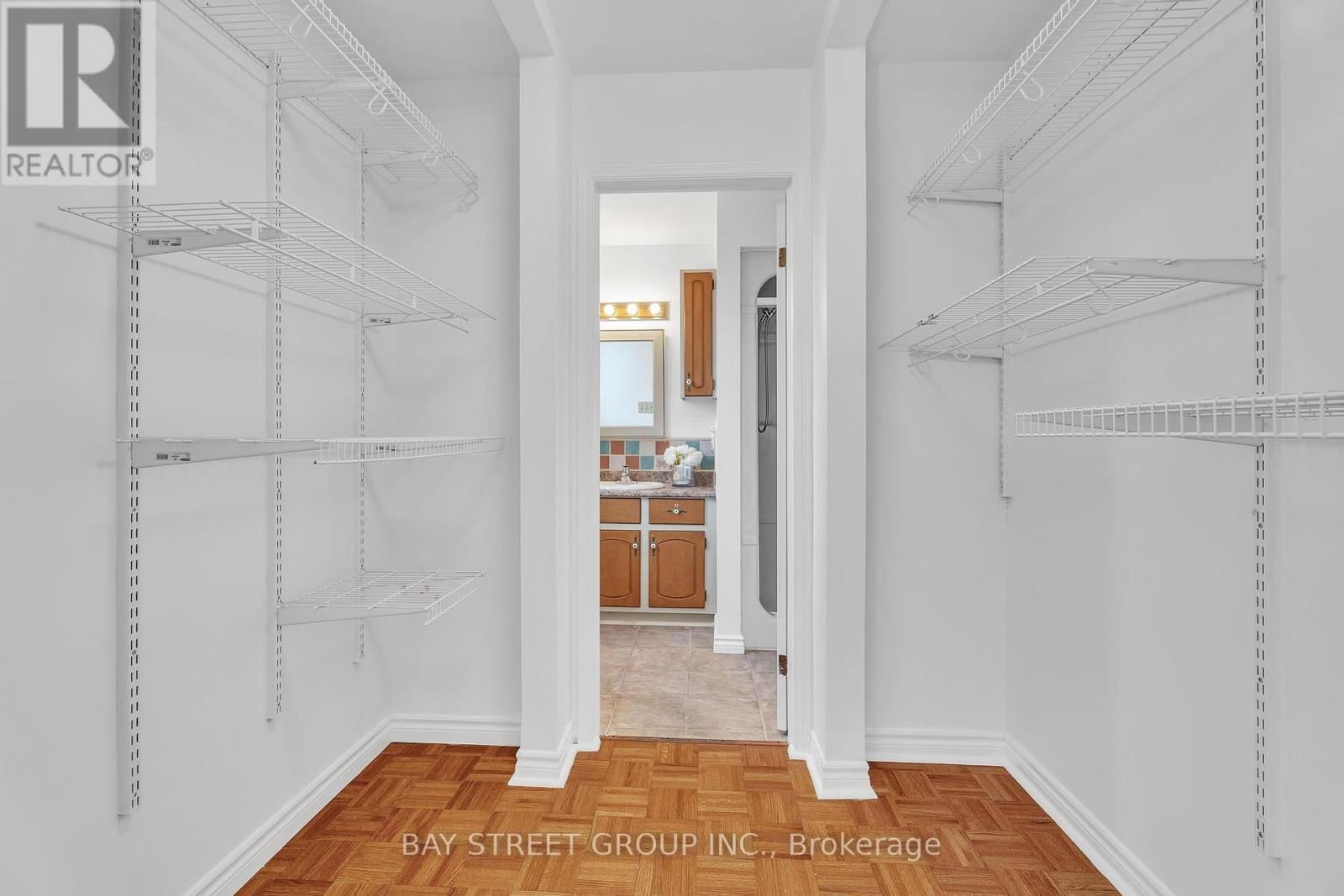 976 GRIFFITH STREET Image 31