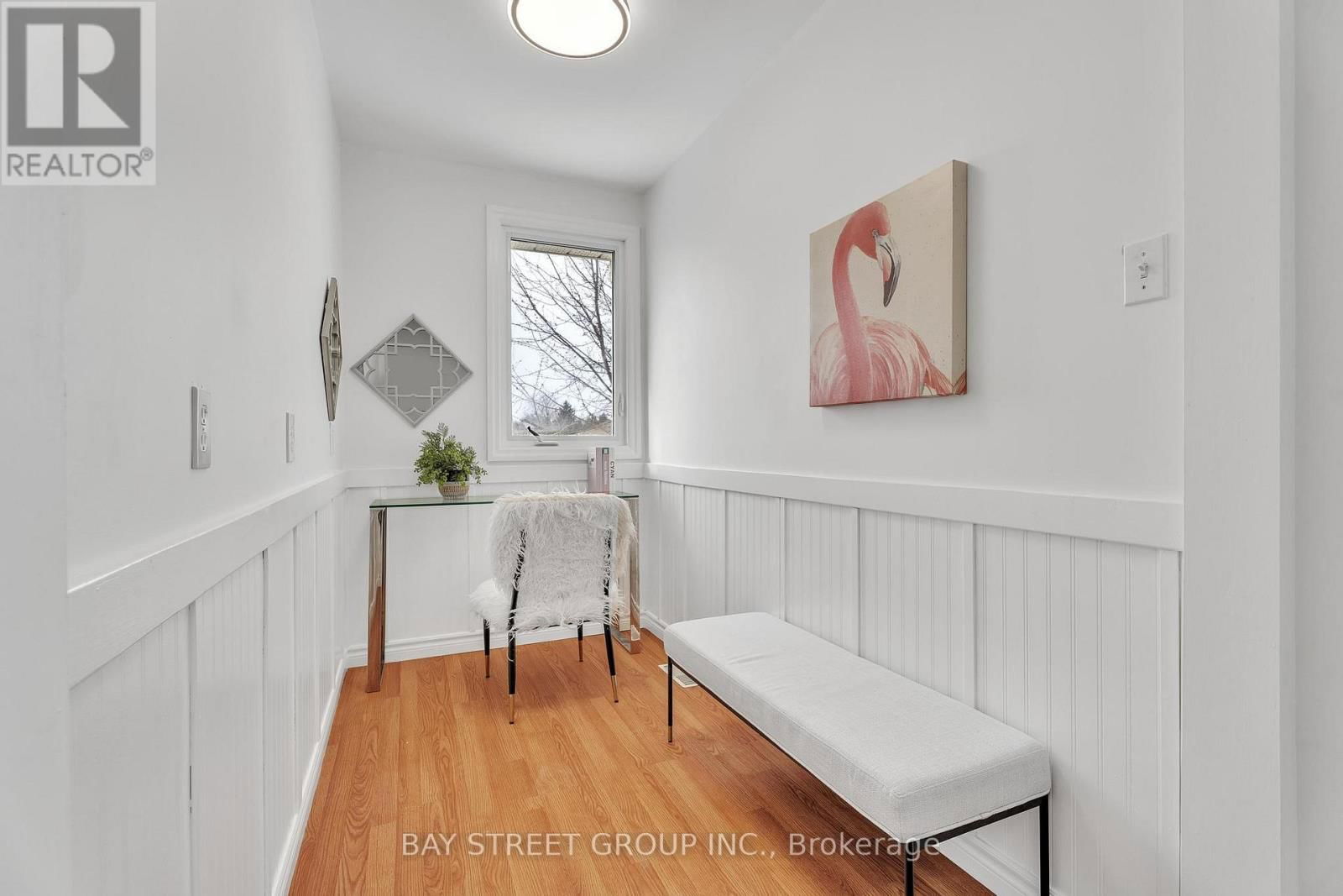 976 GRIFFITH STREET Image 35